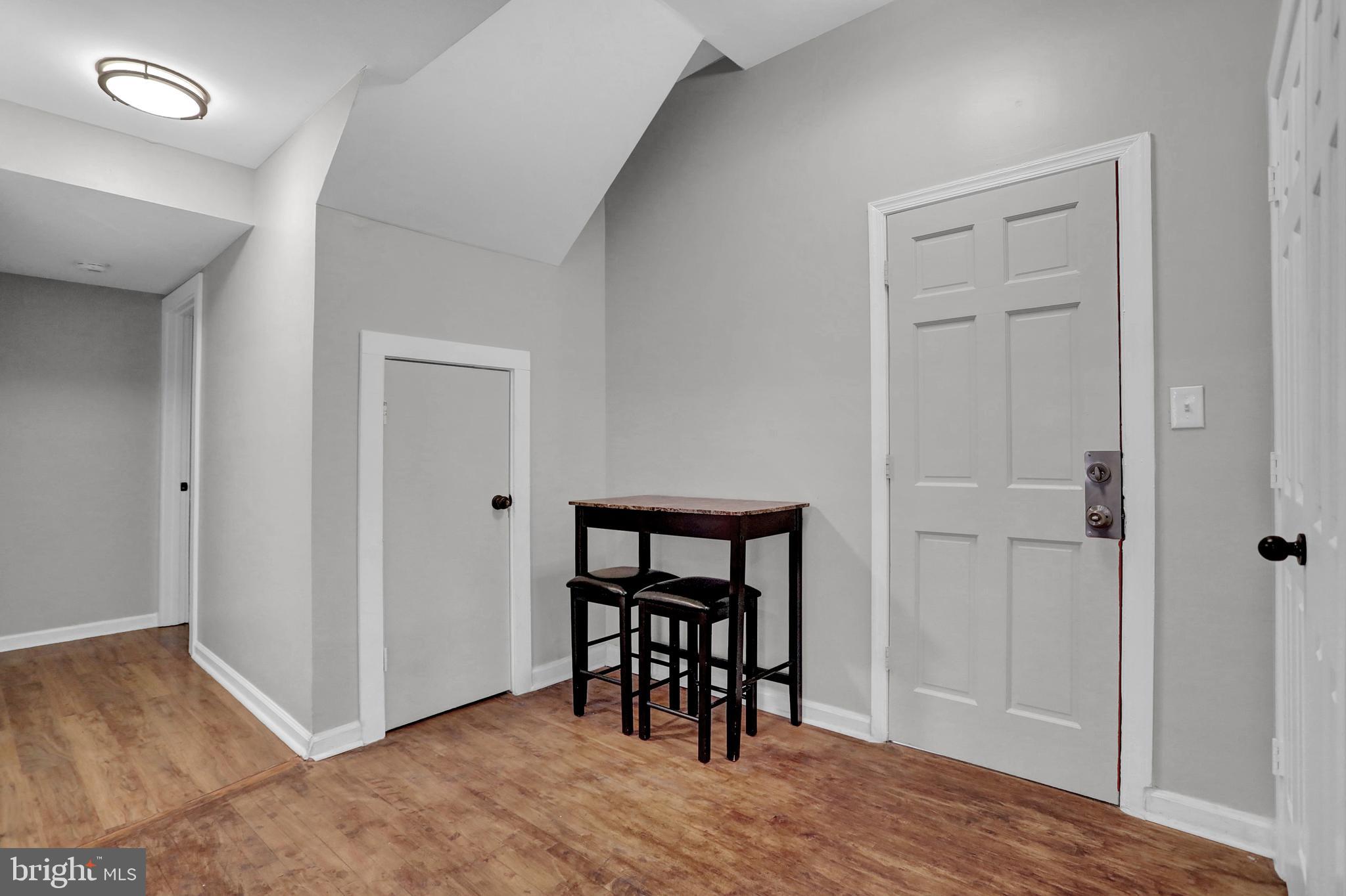 UNION SQUARE - Residential Lease