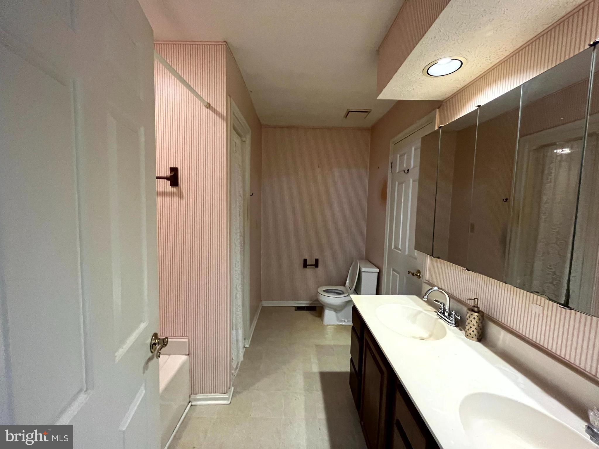 RIVERSIDE - Residential