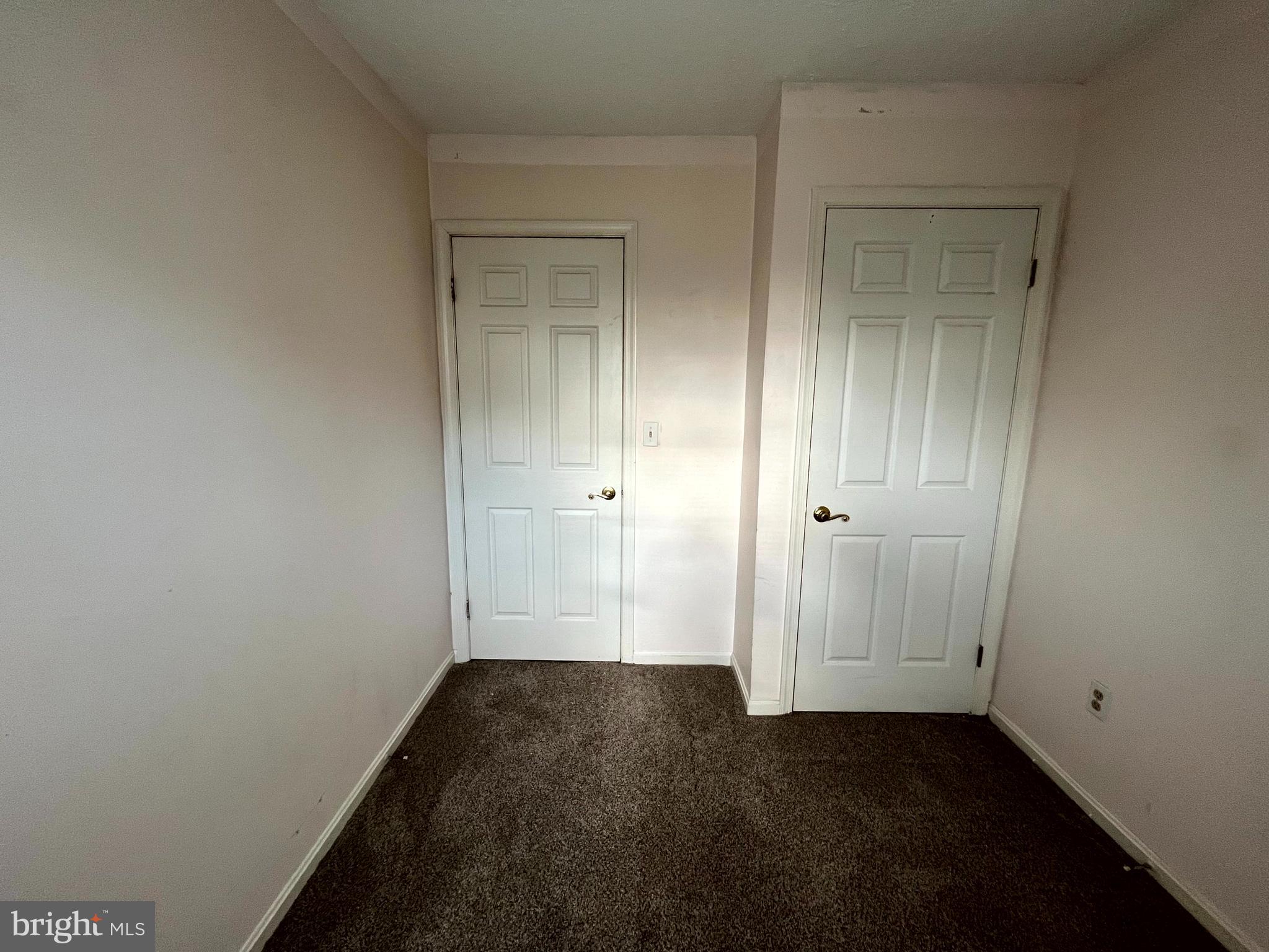 RIVERSIDE - Residential