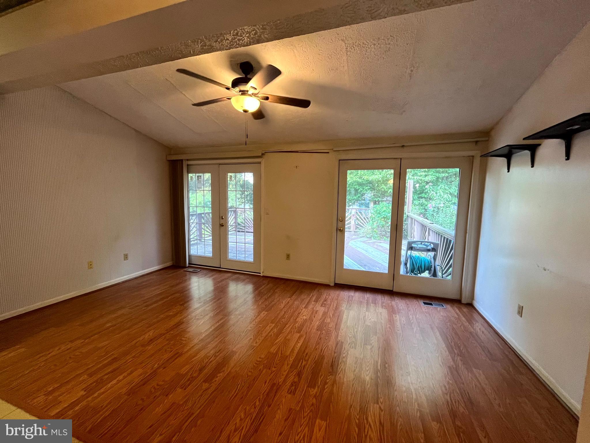 RIVERSIDE - Residential