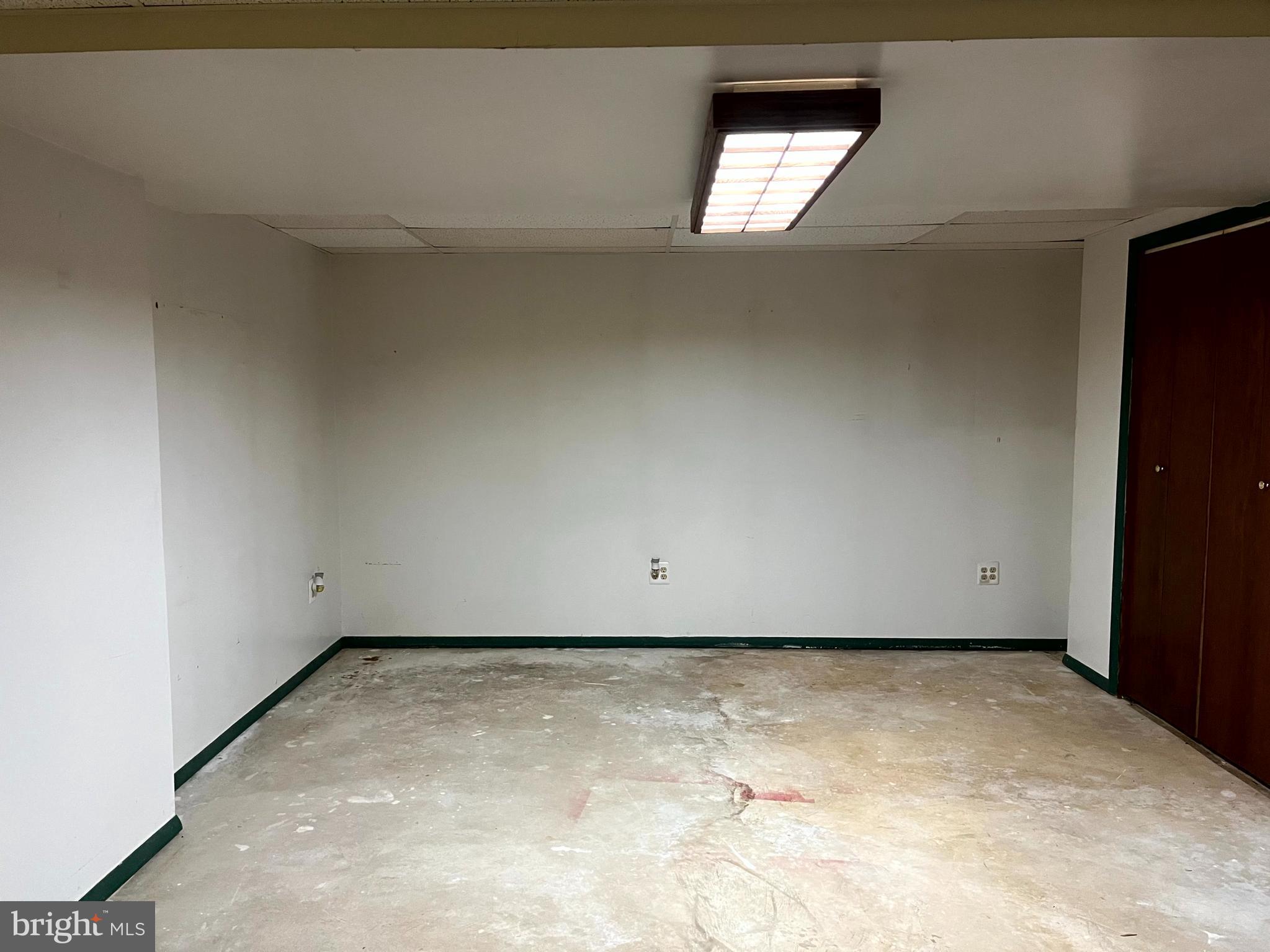 RIVERSIDE - Residential