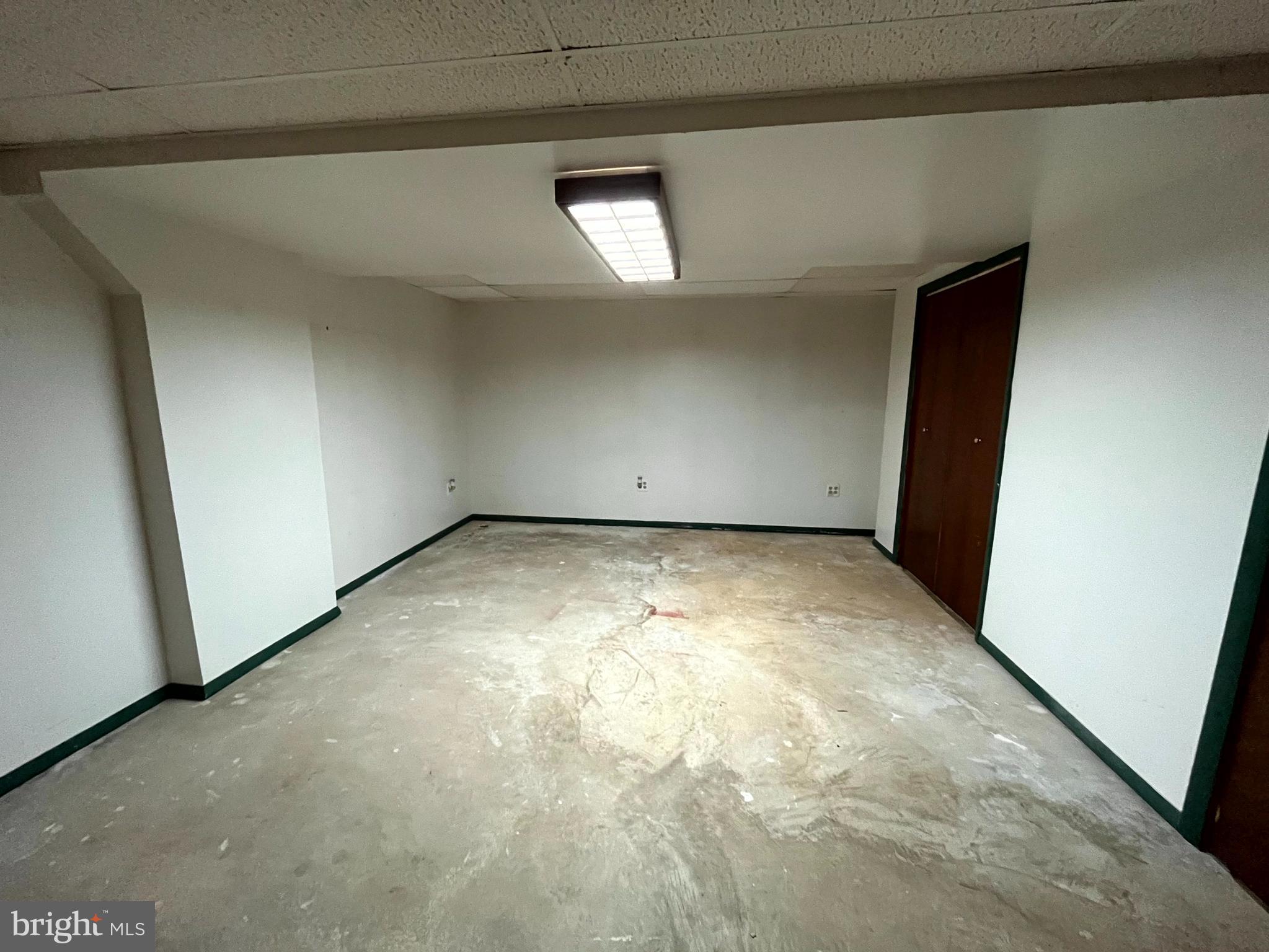 RIVERSIDE - Residential