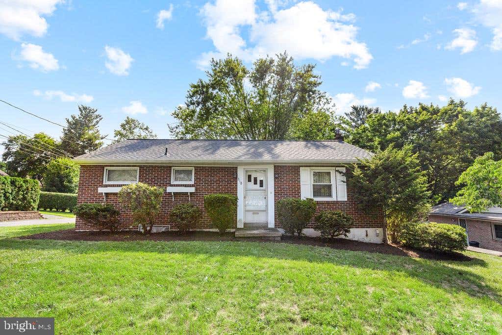 Photo of 318 Diller Drive, AKRON, PA 17501 (MLS # PALA2094136)
