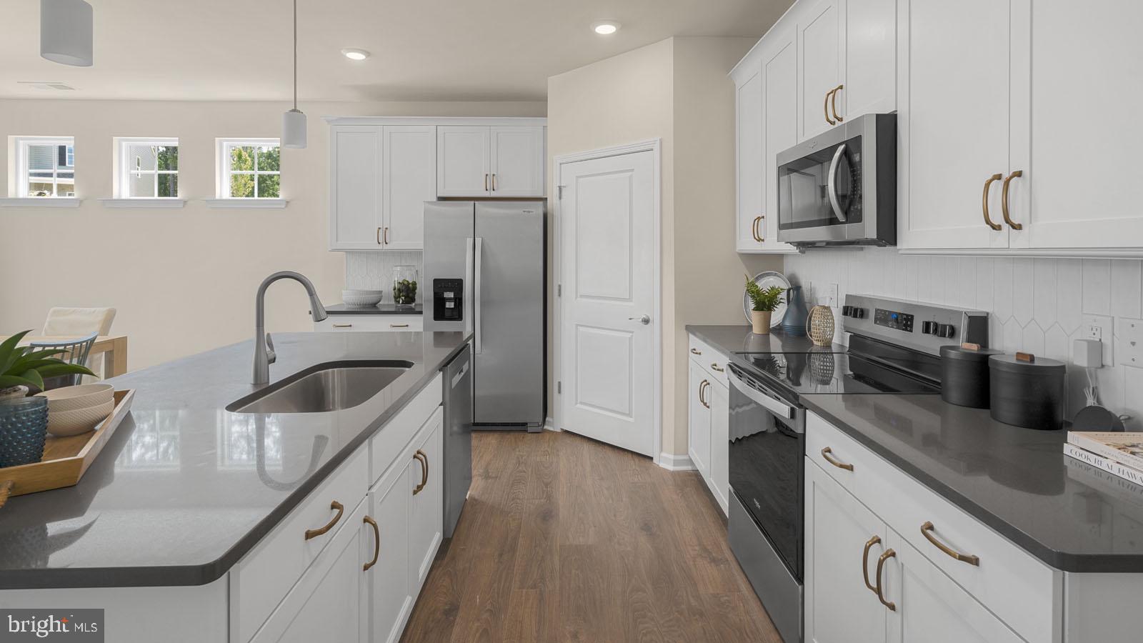 WILLOW RUN - Residential