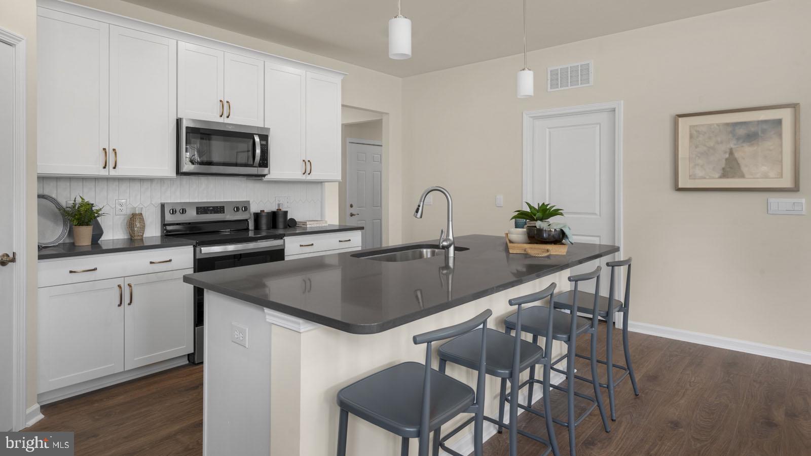 WILLOW RUN - Residential