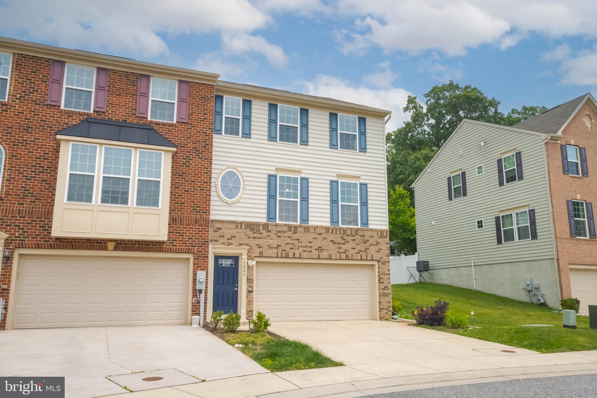 1341 DICKINSON COURT