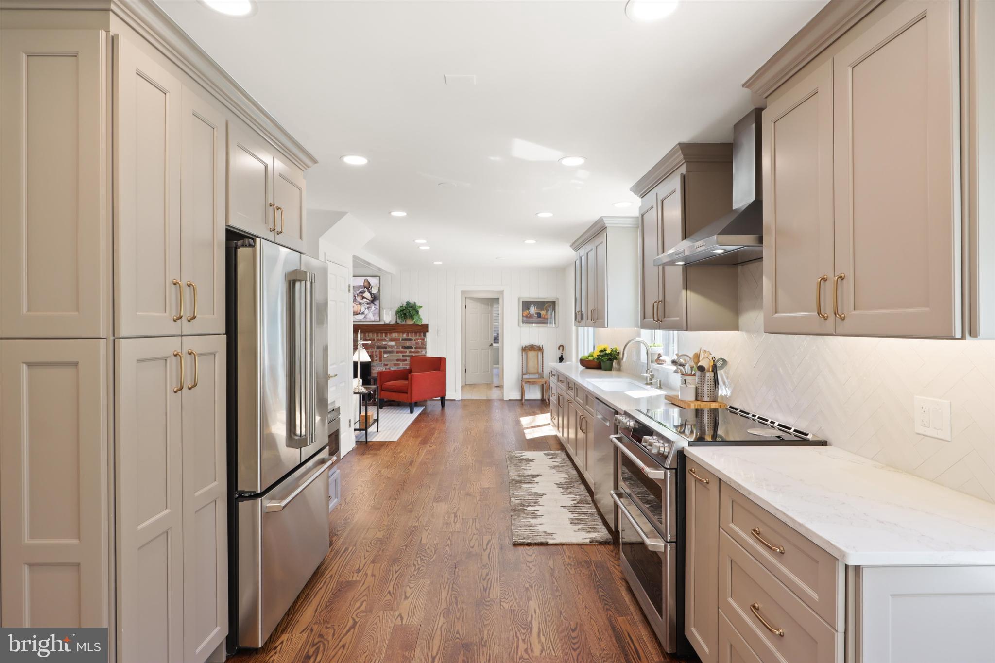 FAIRFAX CLUB ESTATES - Residential