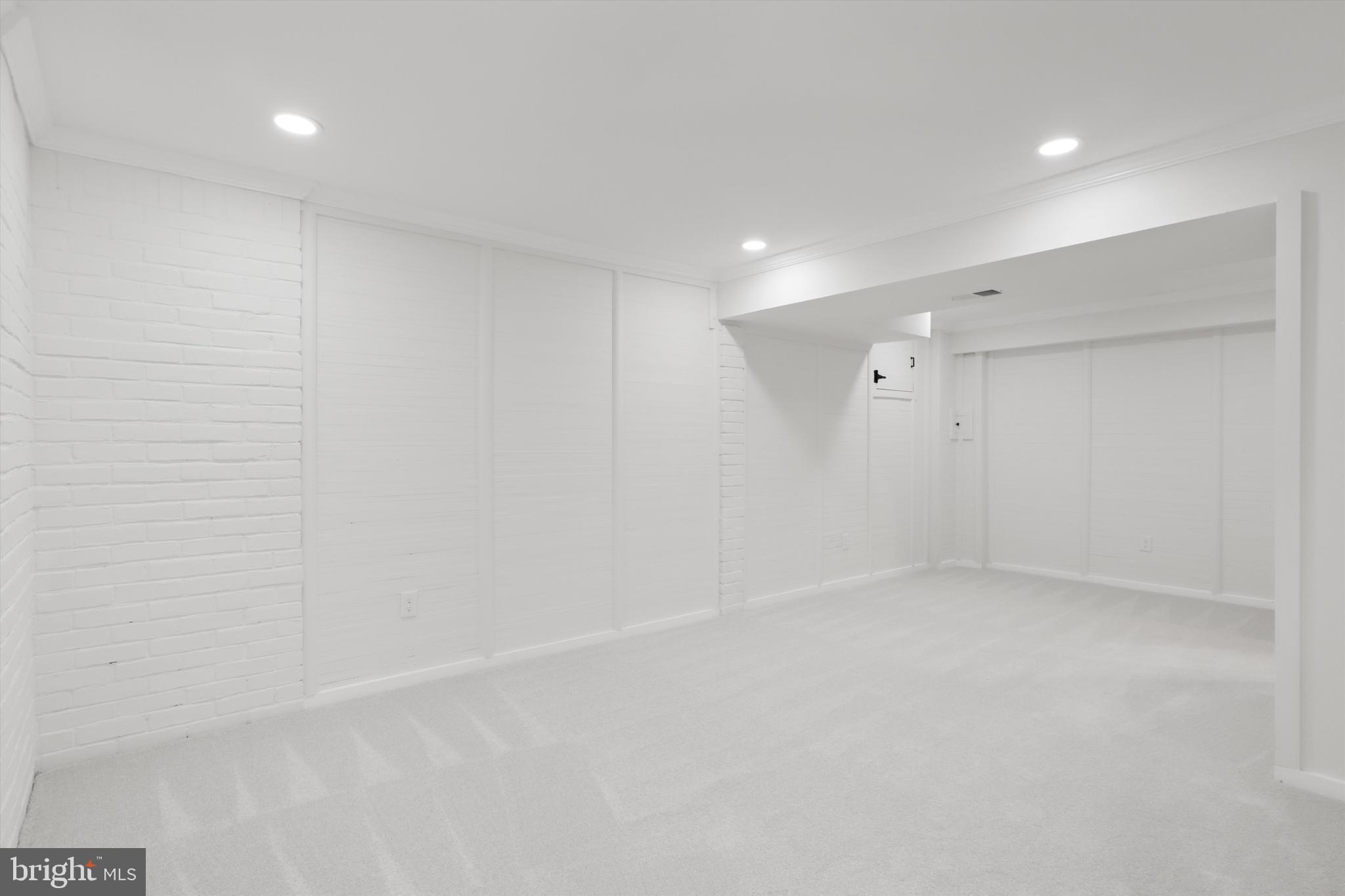 FAIRFAX CLUB ESTATES - Residential