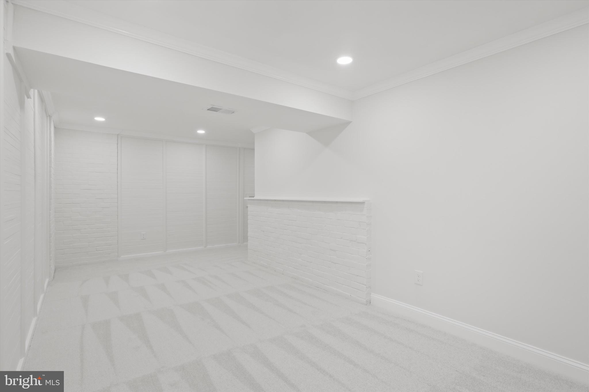 FAIRFAX CLUB ESTATES - Residential