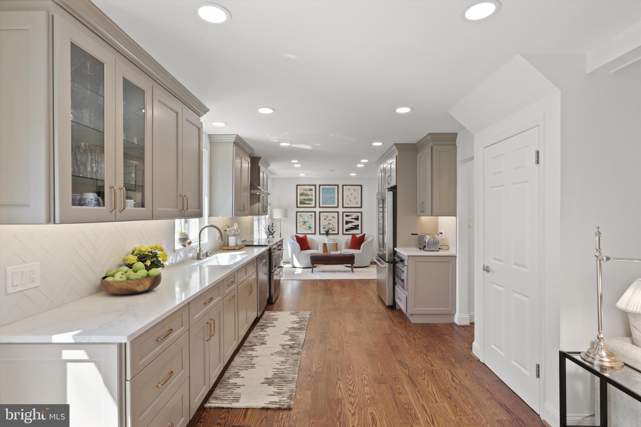 FAIRFAX CLUB ESTATES - Residential