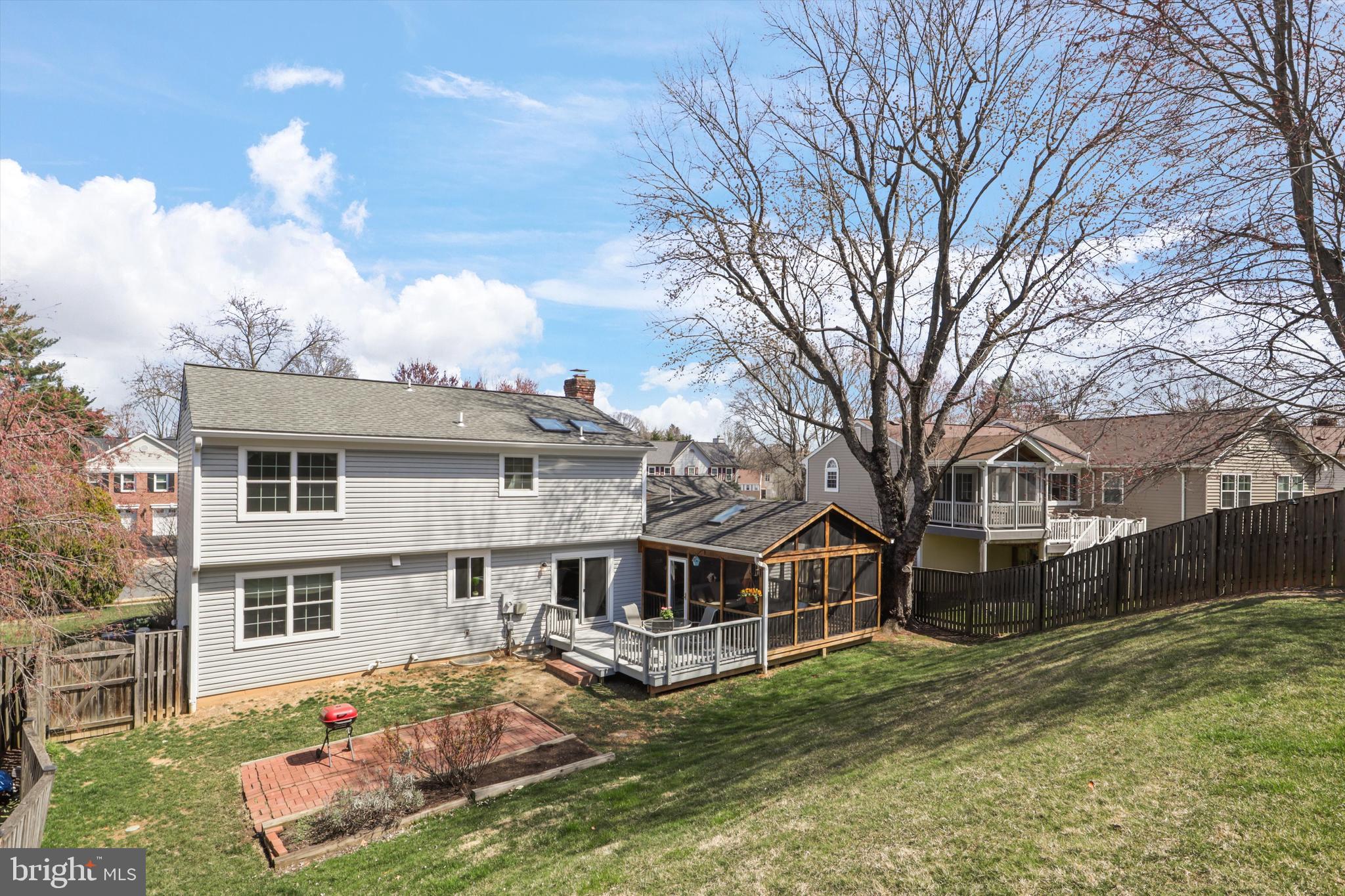 FAIRFAX CLUB ESTATES - Residential