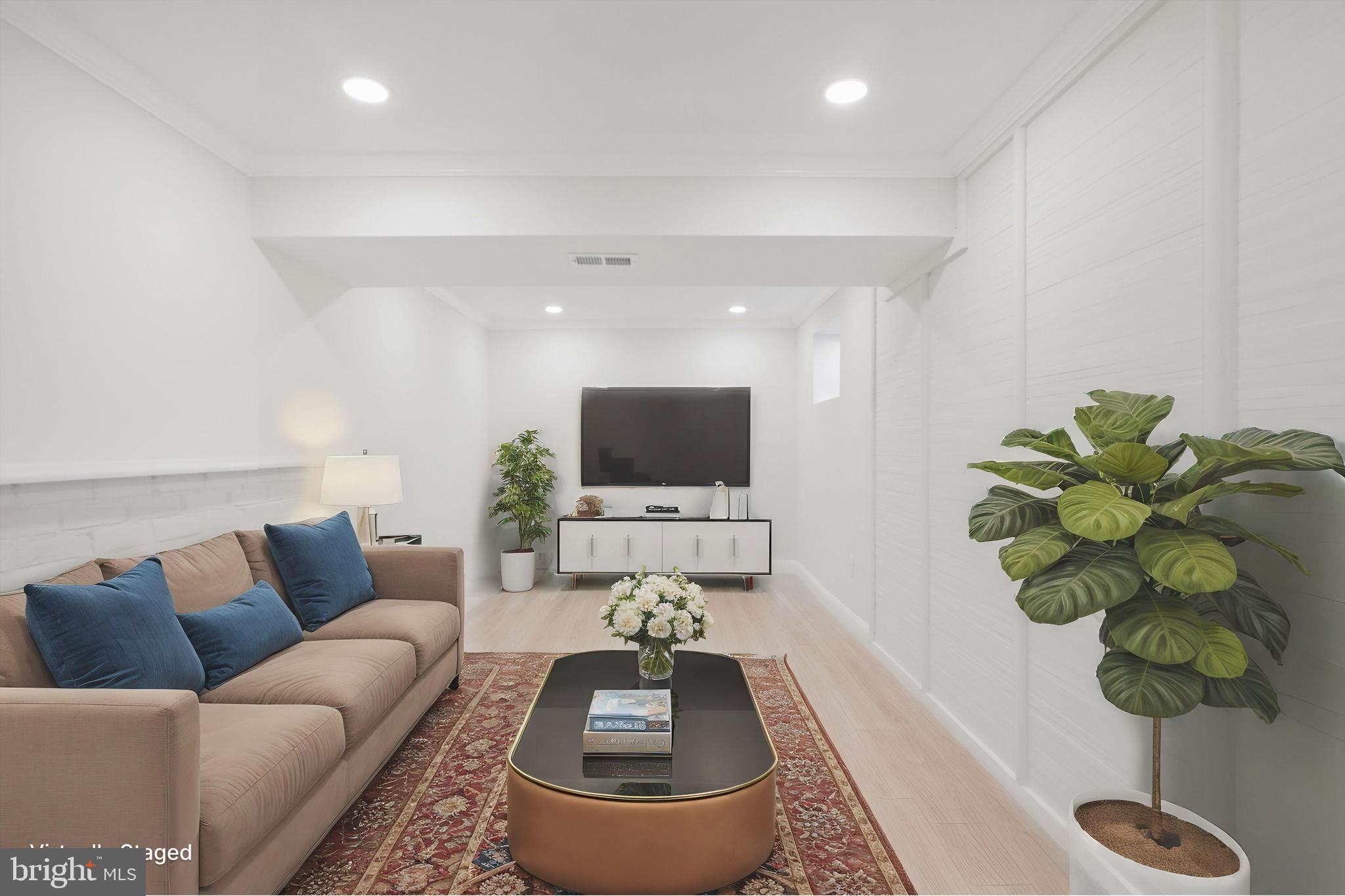 FAIRFAX CLUB ESTATES - Residential