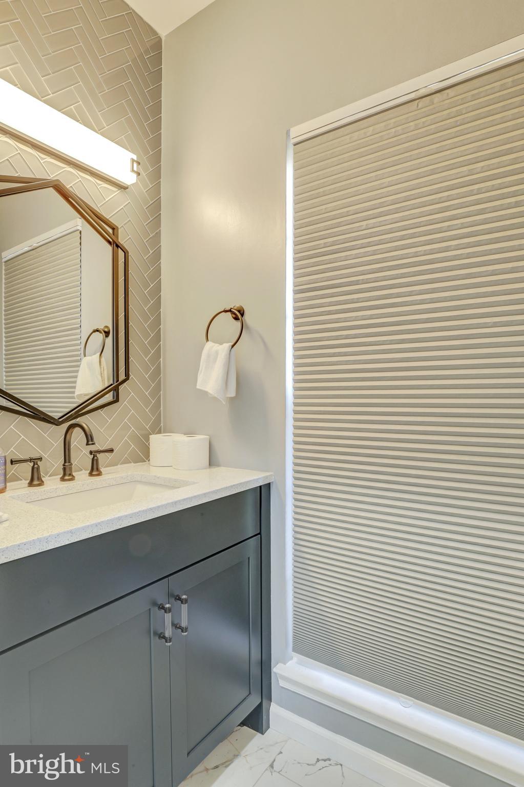 OAKENSHAW - Residential