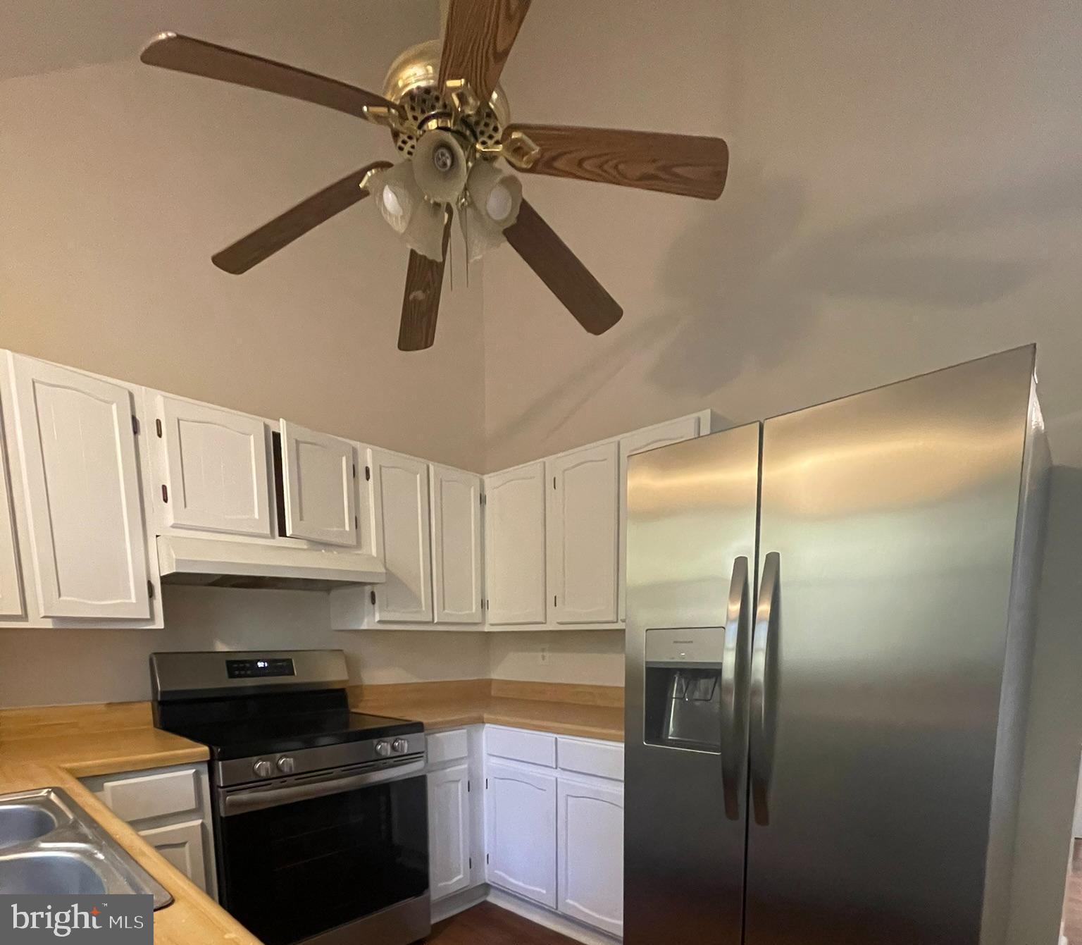 LAKEVIEW ESTATES - Residential