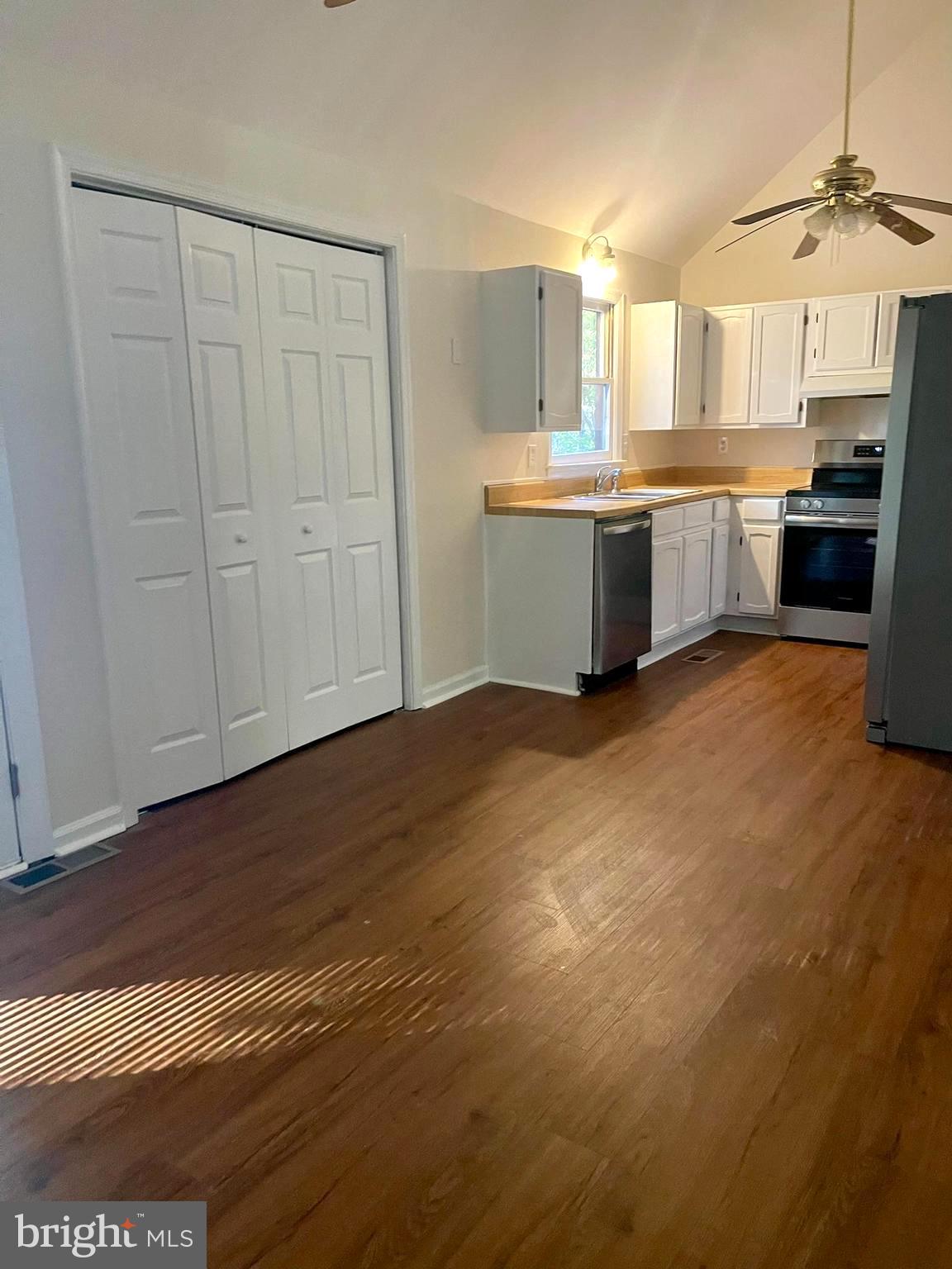 LAKEVIEW ESTATES - Residential