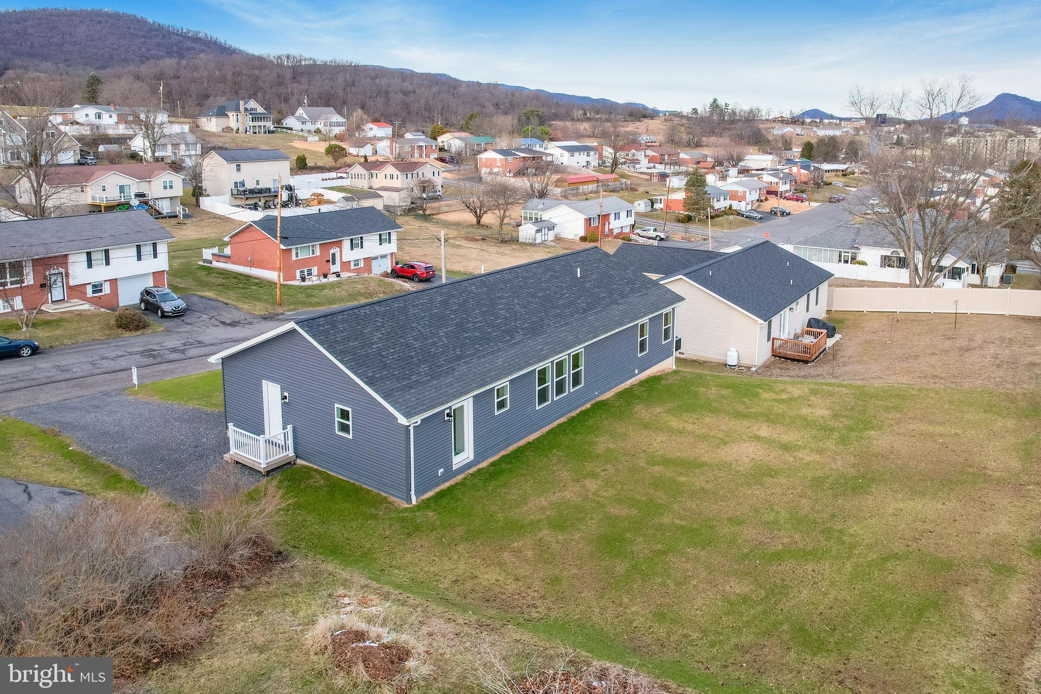 AIRPORT (BONNIEV - Residential