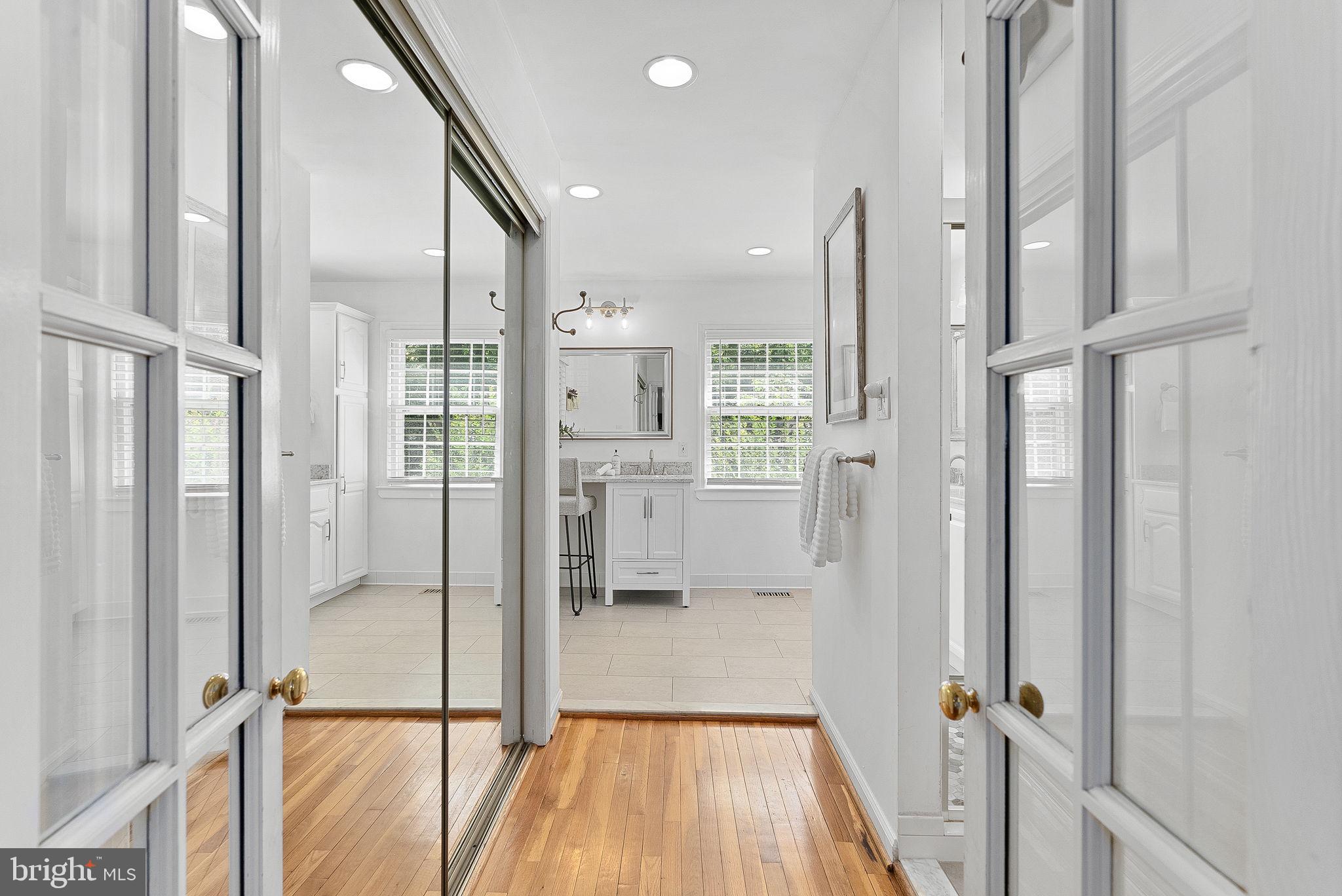 COUNTRY PLACE - Residential