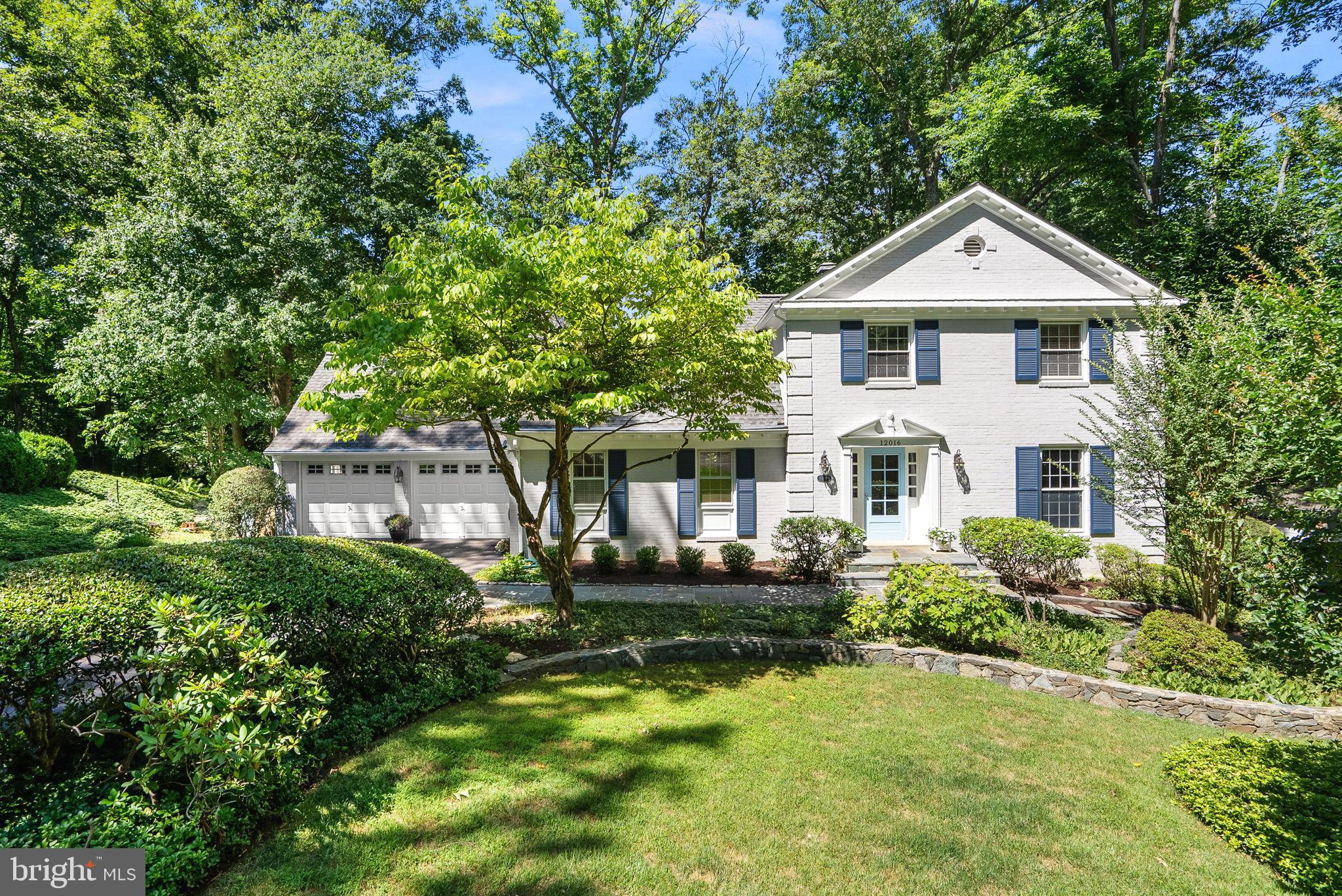 COUNTRY PLACE - Residential