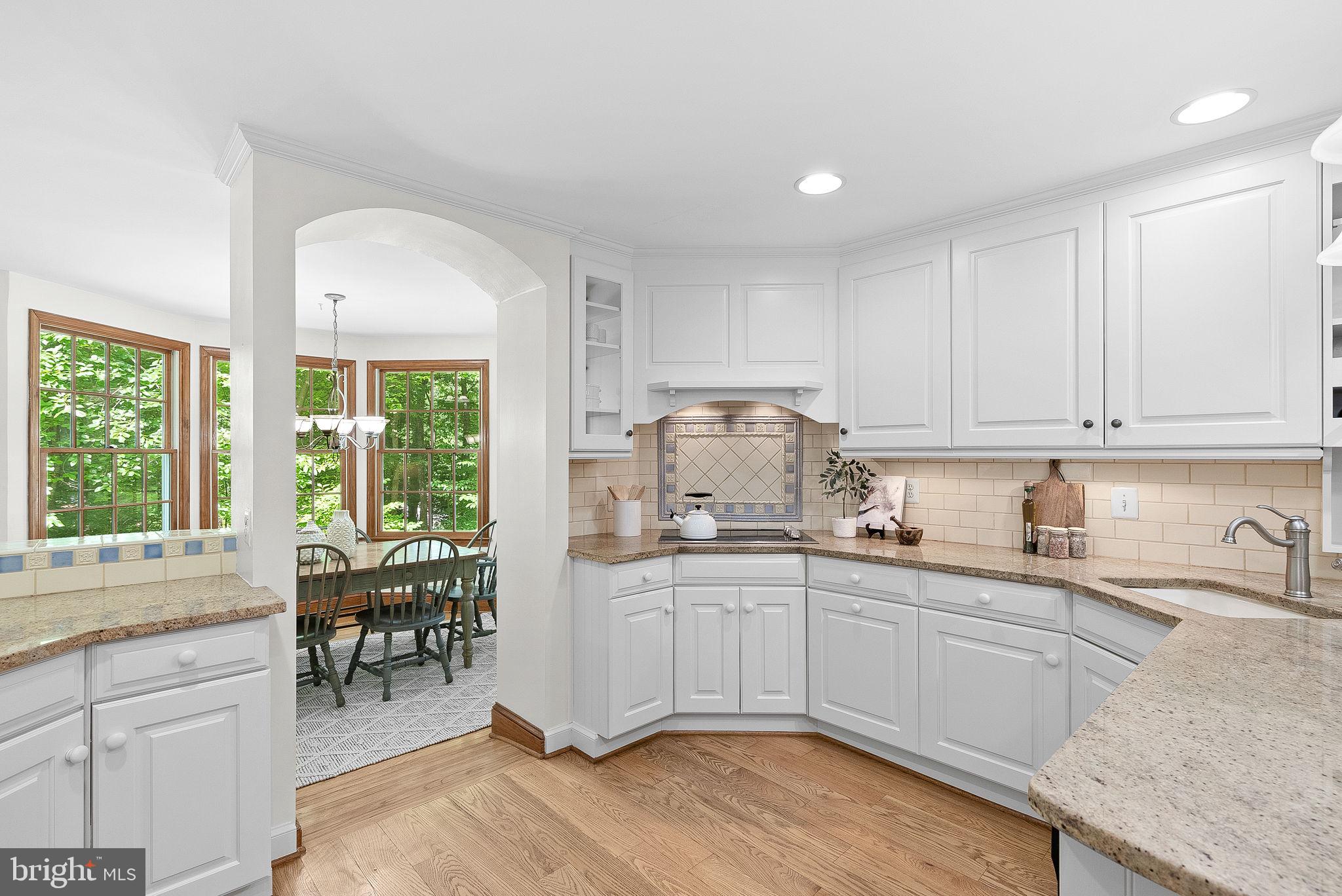 COUNTRY PLACE - Residential