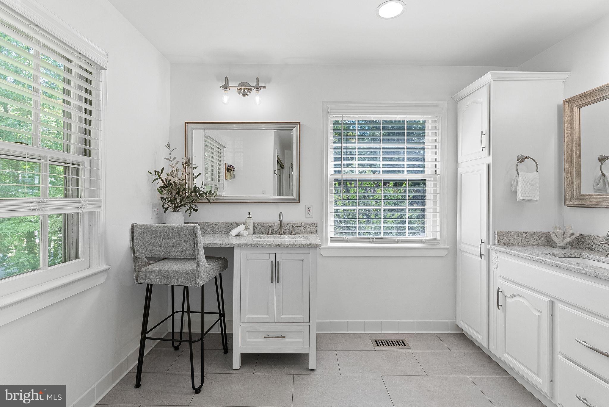 COUNTRY PLACE - Residential