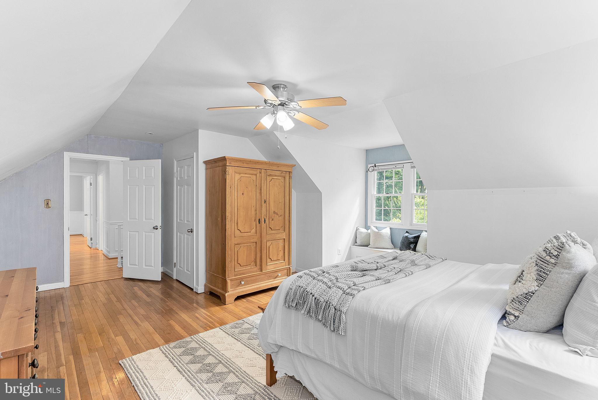 COUNTRY PLACE - Residential