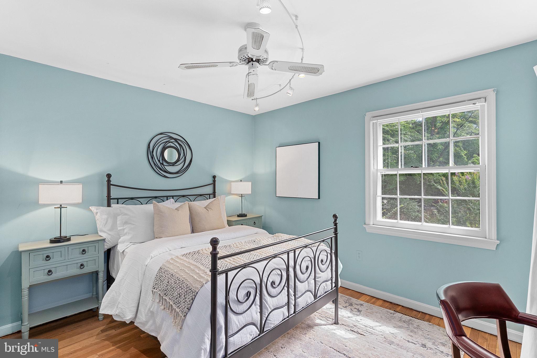 COUNTRY PLACE - Residential