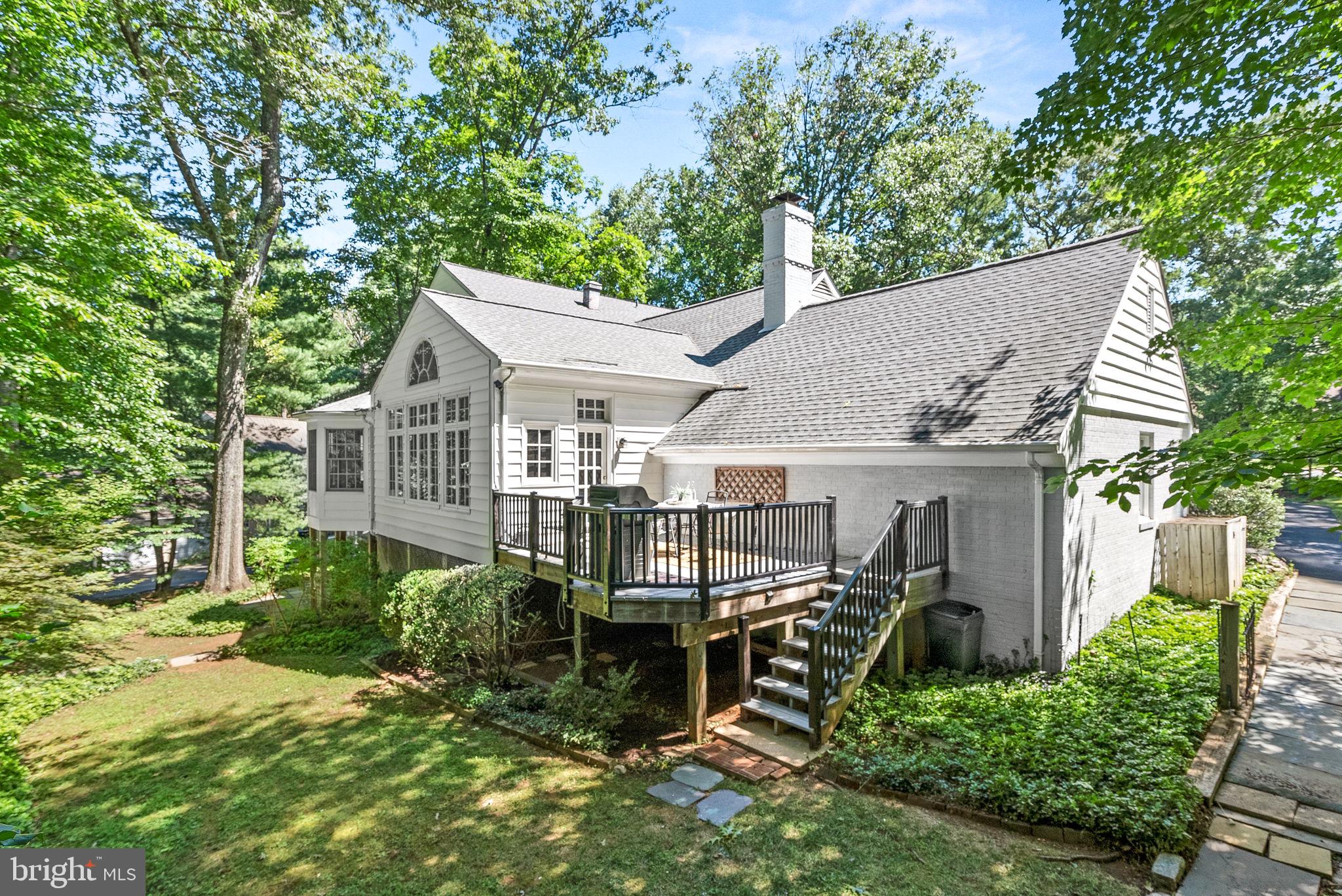 COUNTRY PLACE - Residential