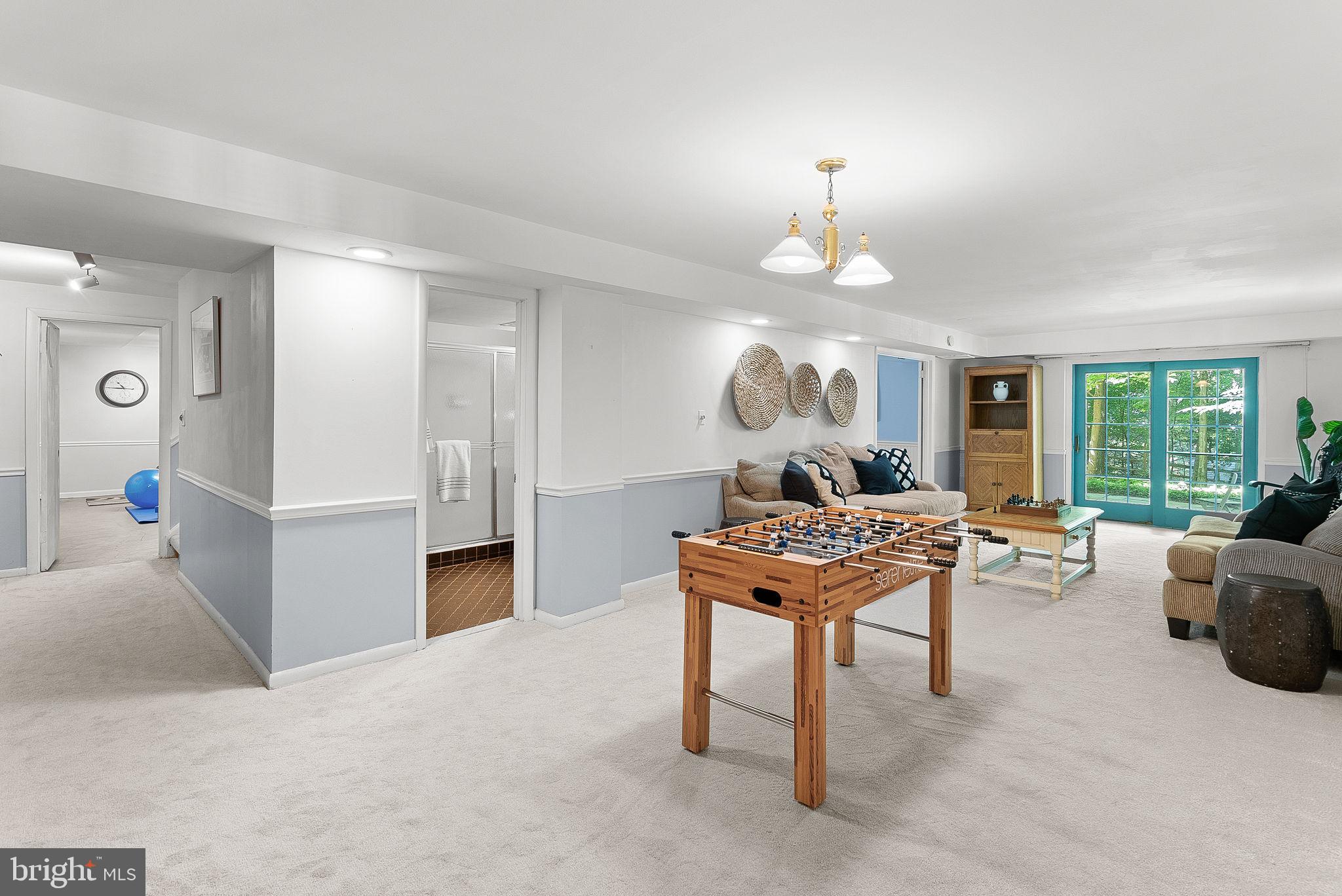 COUNTRY PLACE - Residential