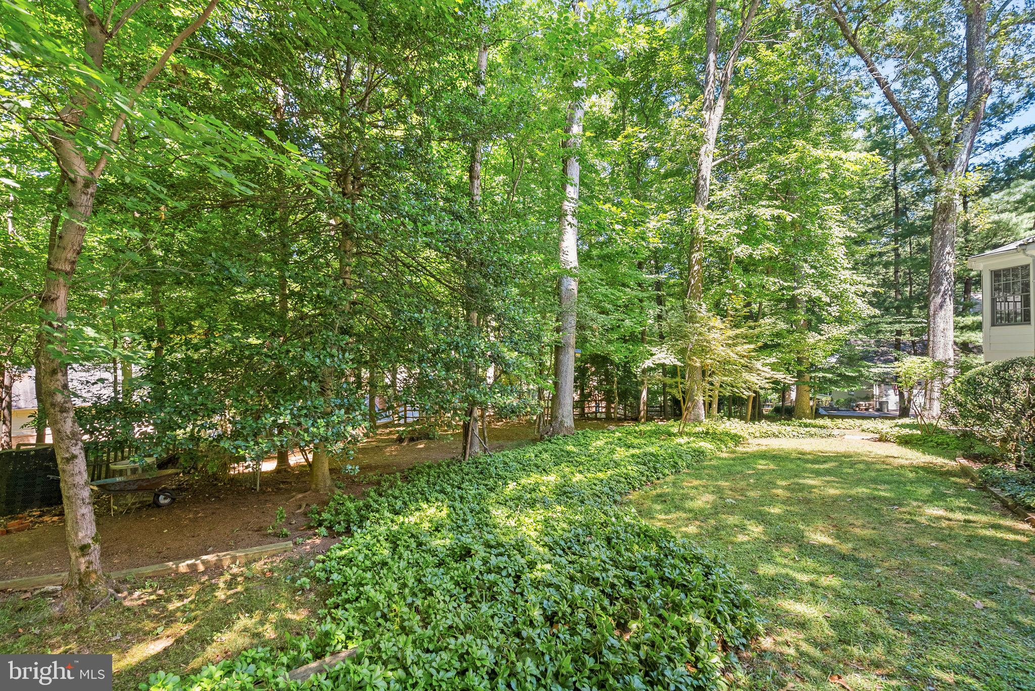 COUNTRY PLACE - Residential