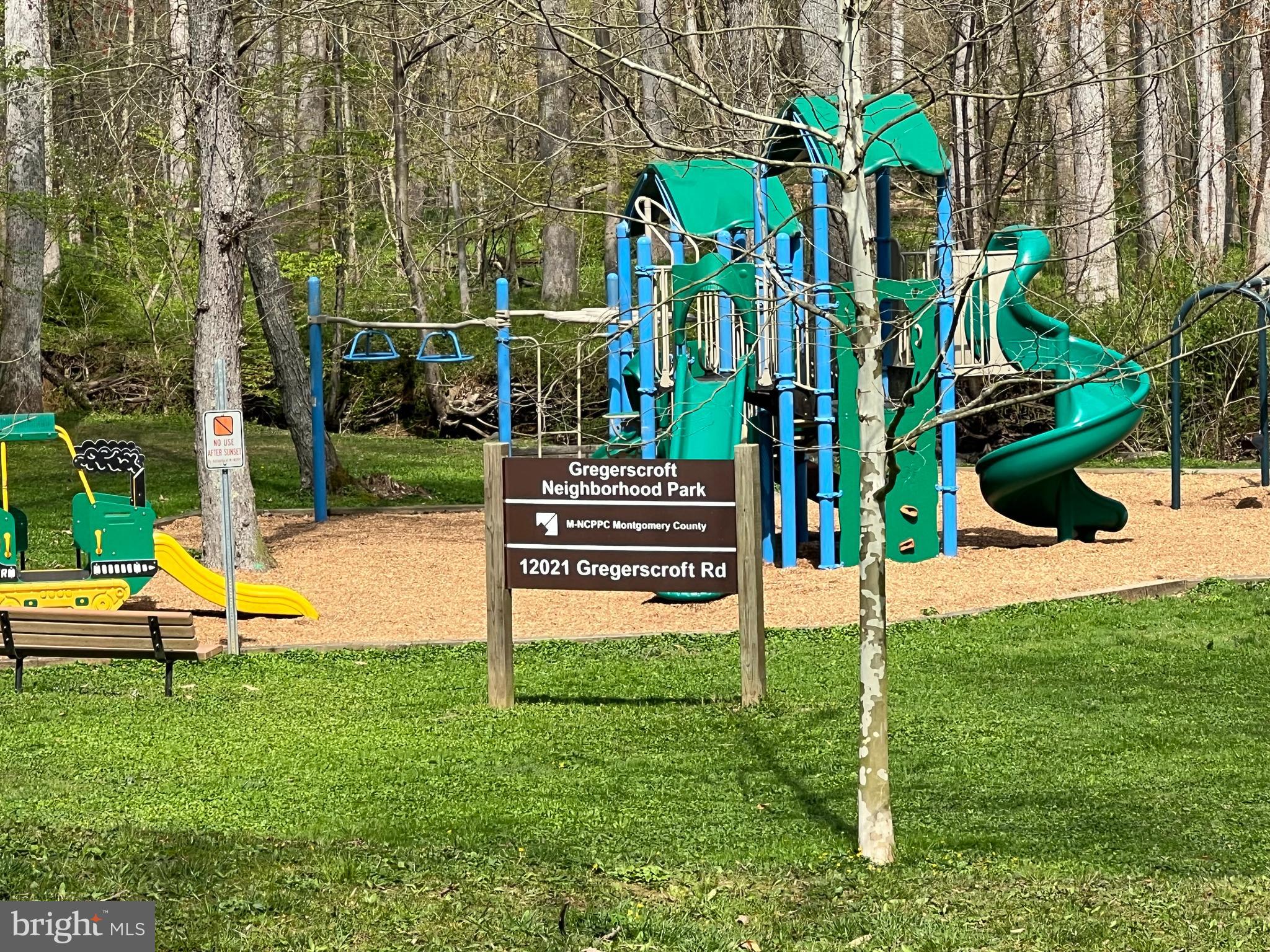 COUNTRY PLACE - Residential