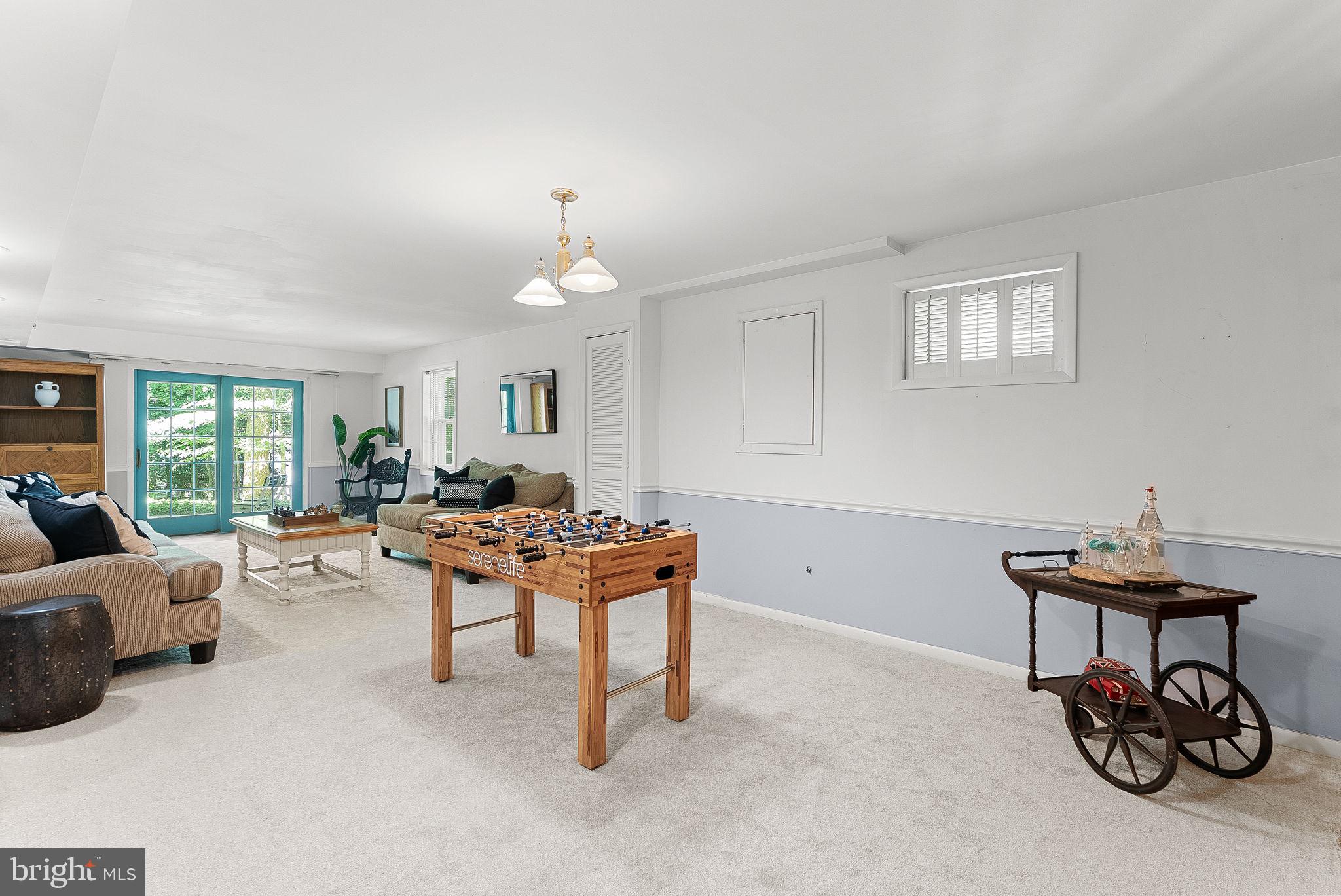 COUNTRY PLACE - Residential