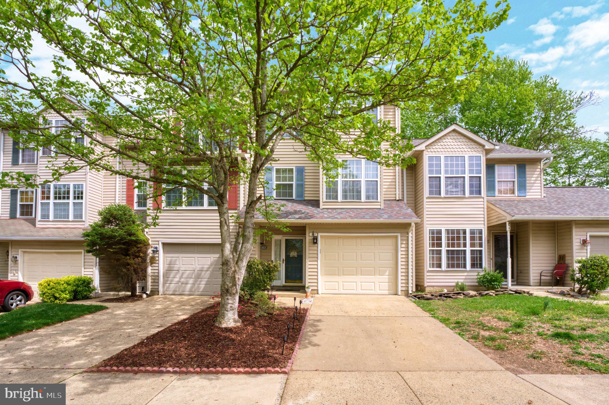 CENTREVILLE GREEN - Residential