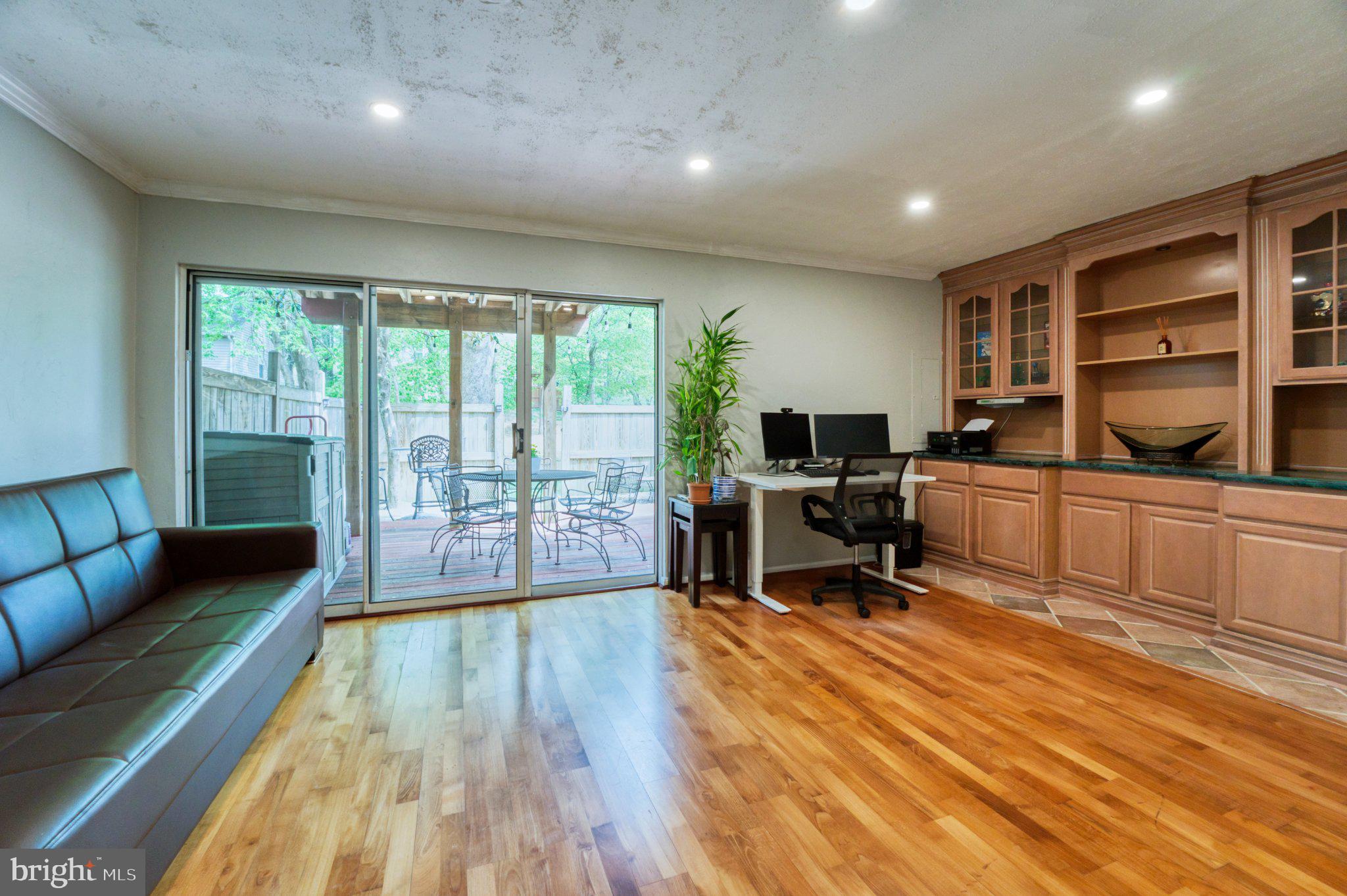 CENTREVILLE GREEN - Residential