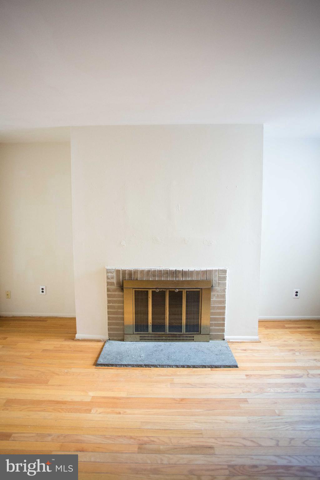 WASHINGTON SQ - Residential Lease