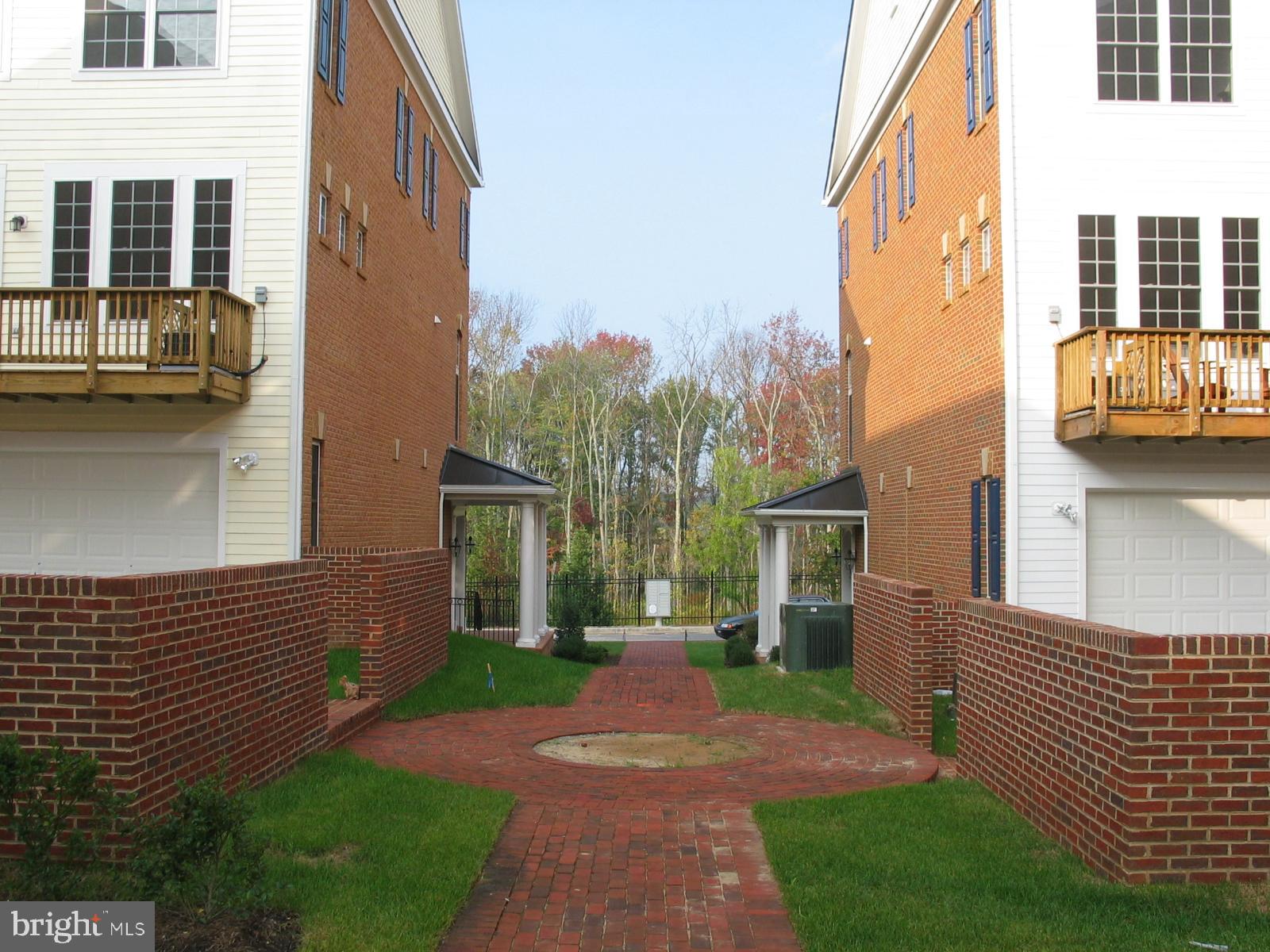 BELMONT BAY - Residential Lease