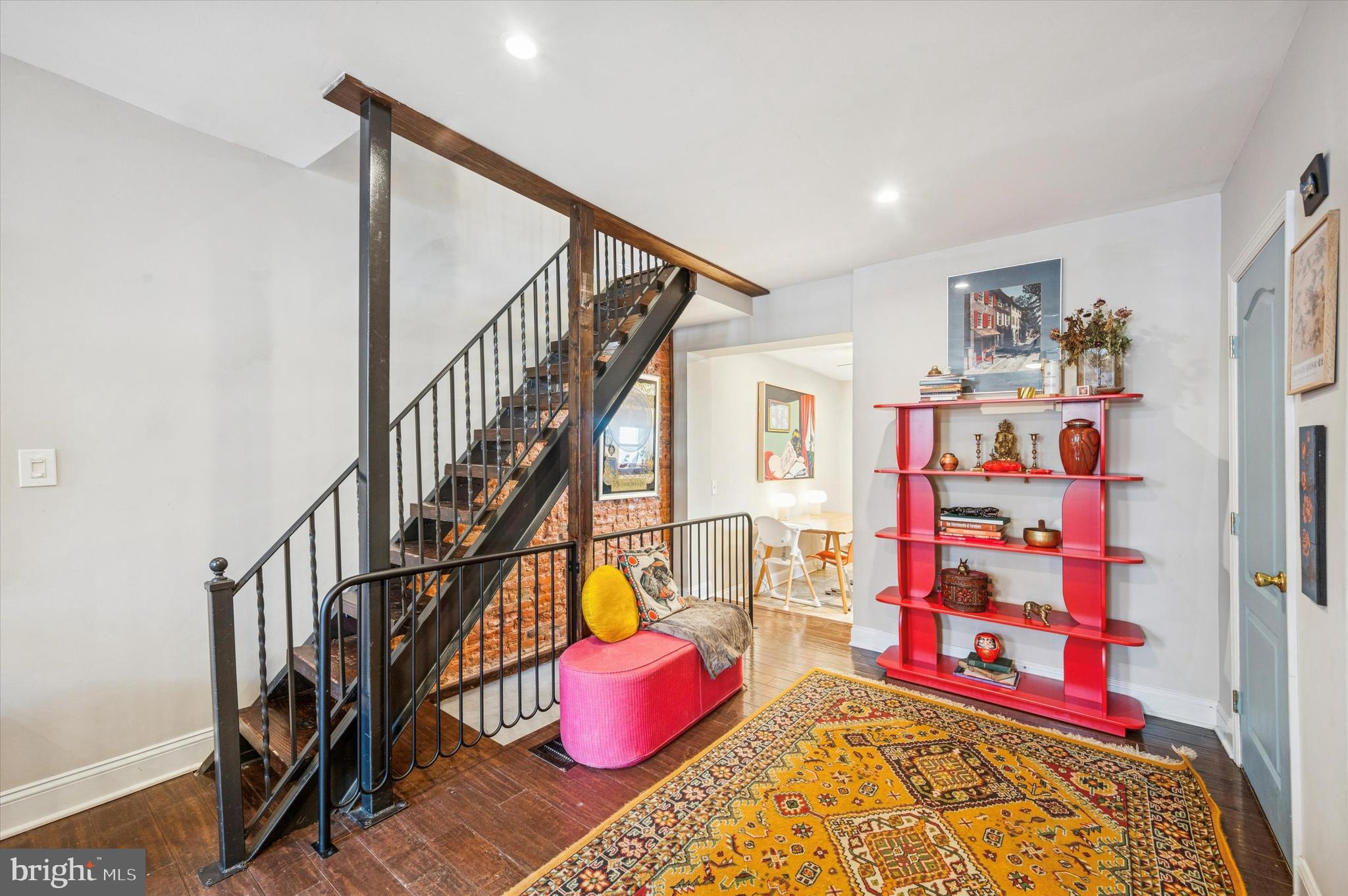 2034 E HUNTINGDON STREET