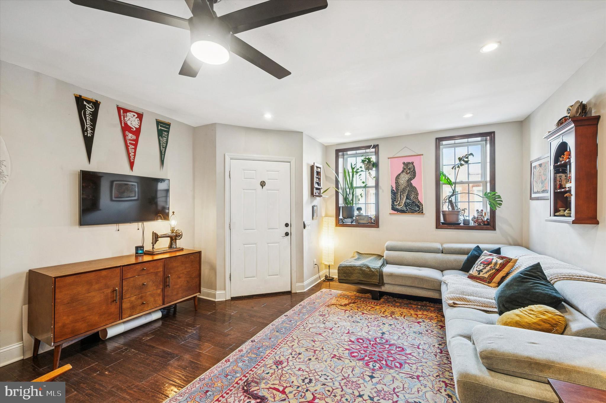 2034 E HUNTINGDON STREET