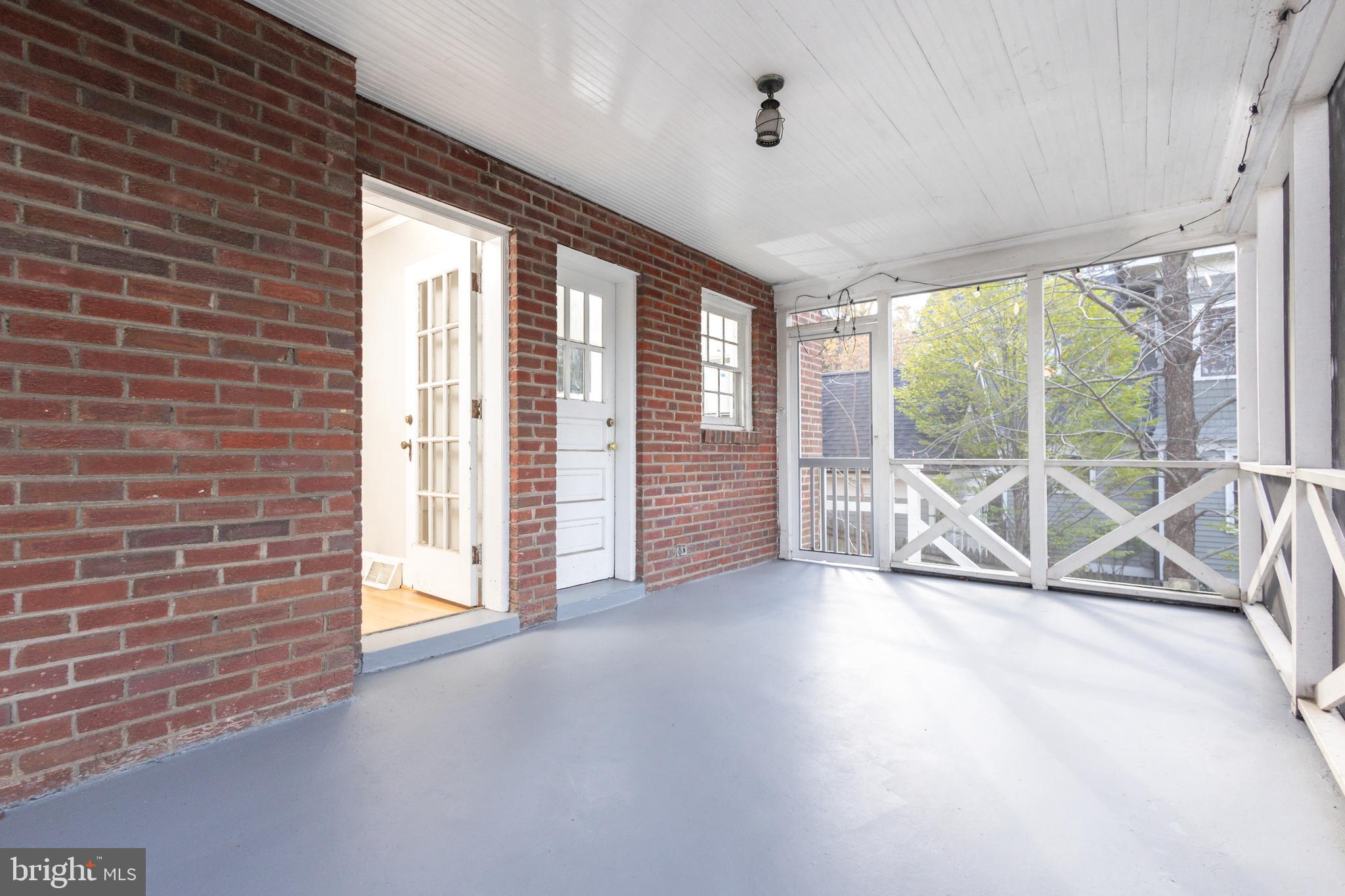 LYON PARK - Residential Lease