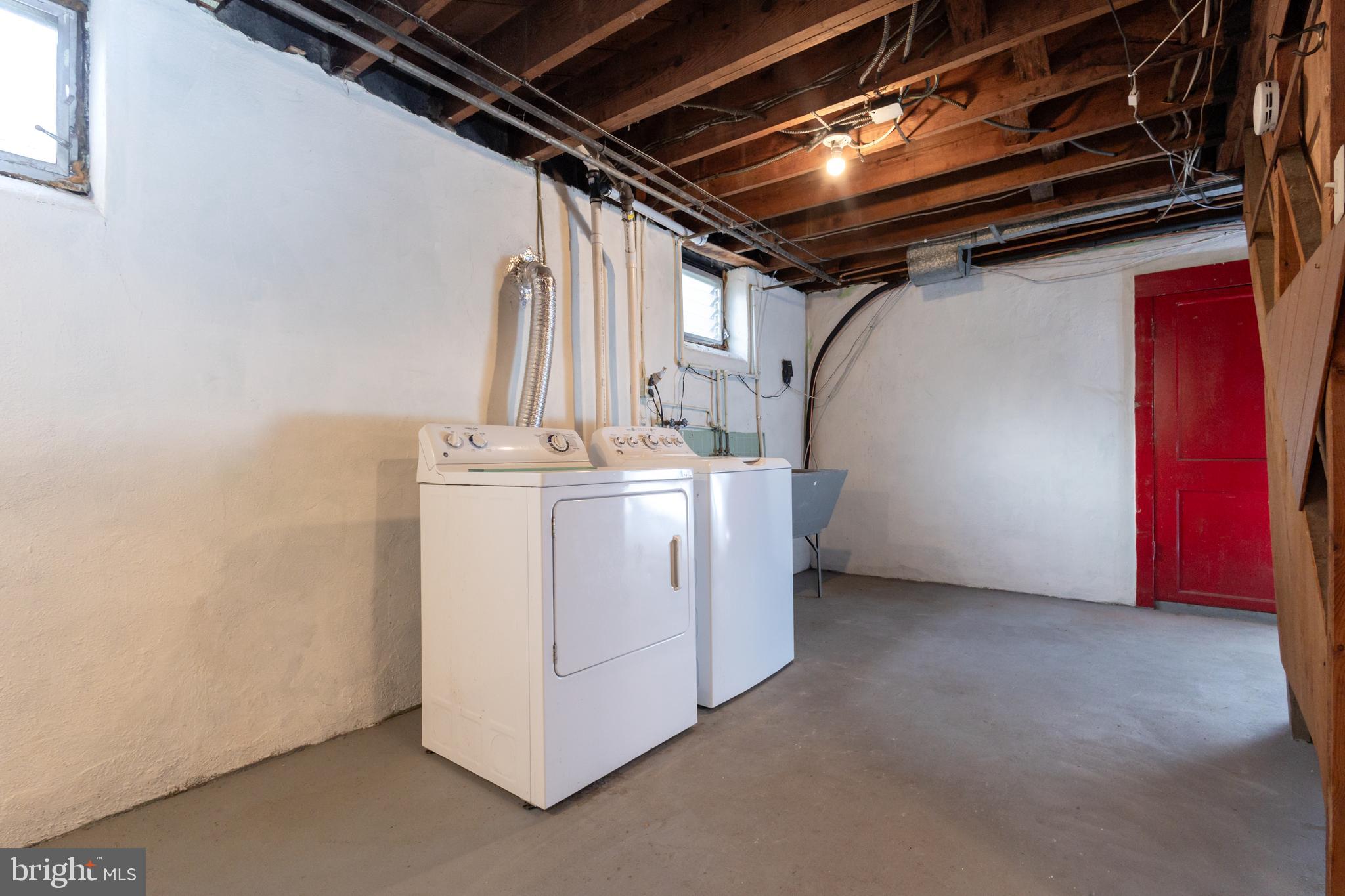 LYON PARK - Residential Lease