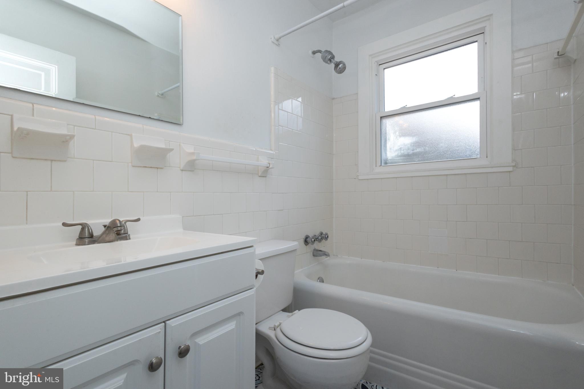 LYON PARK - Residential Lease