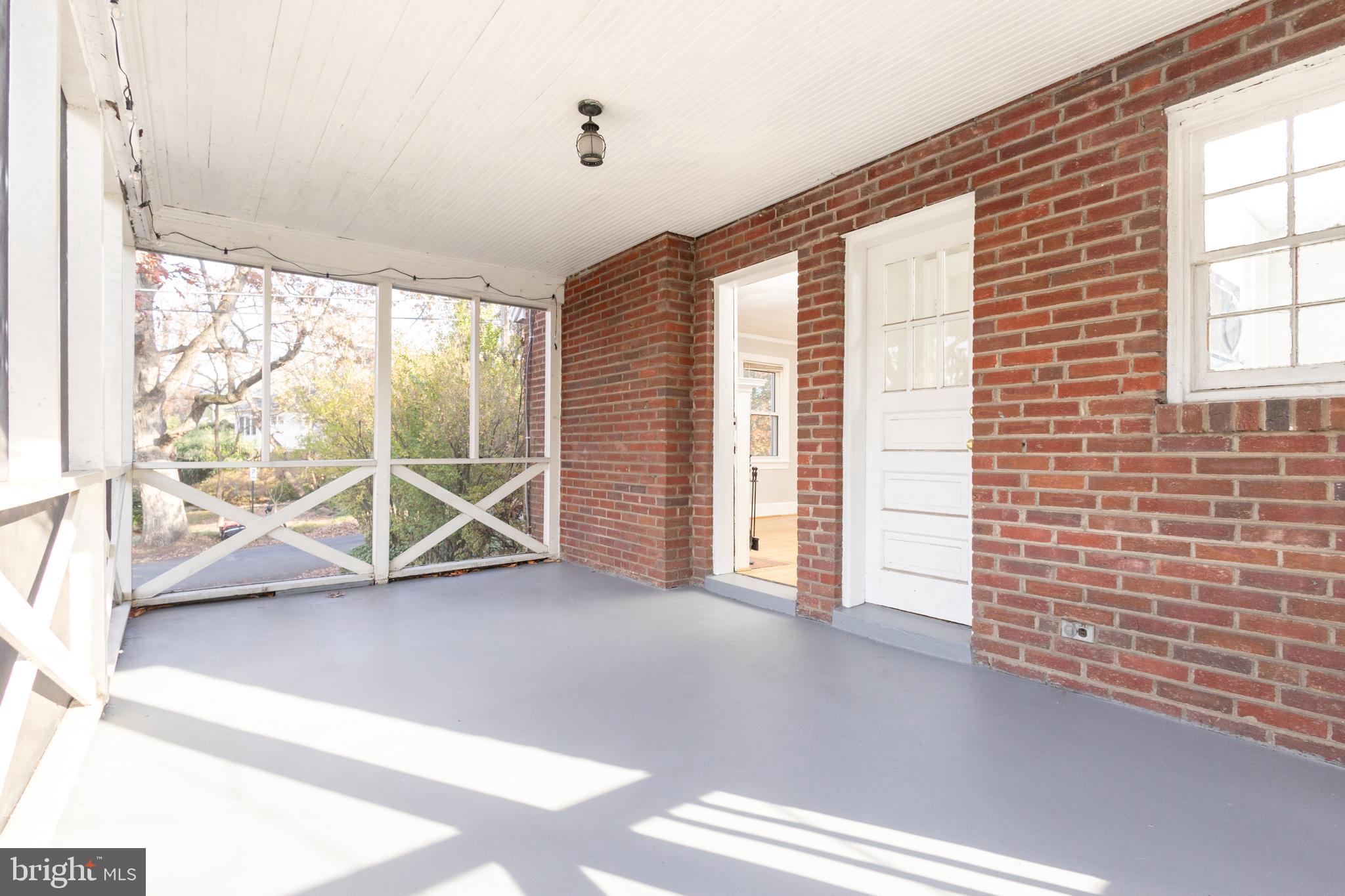 LYON PARK - Residential Lease