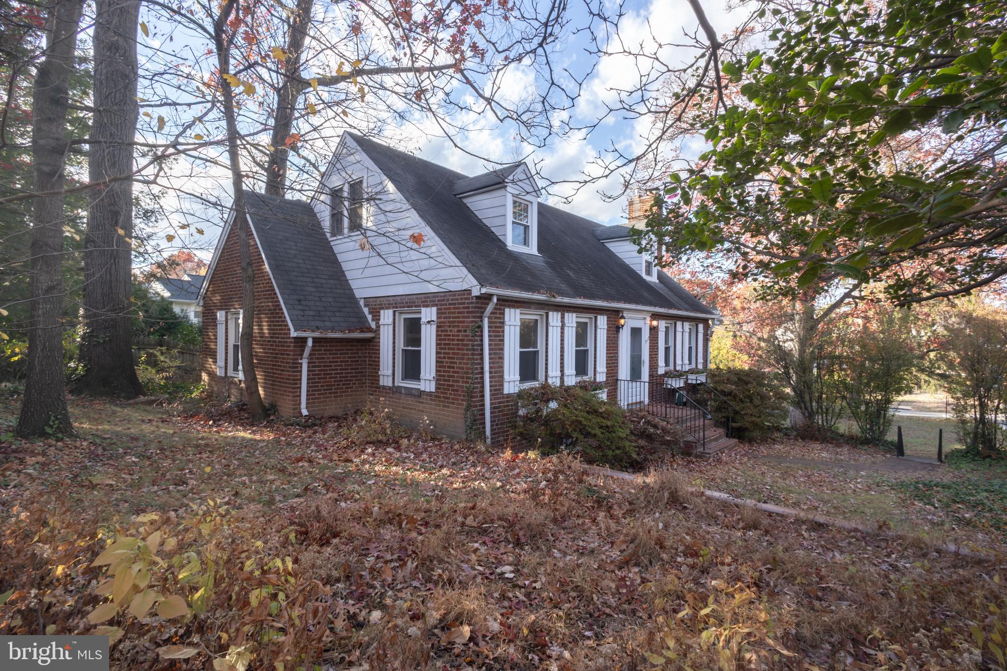 LYON PARK - Residential Lease