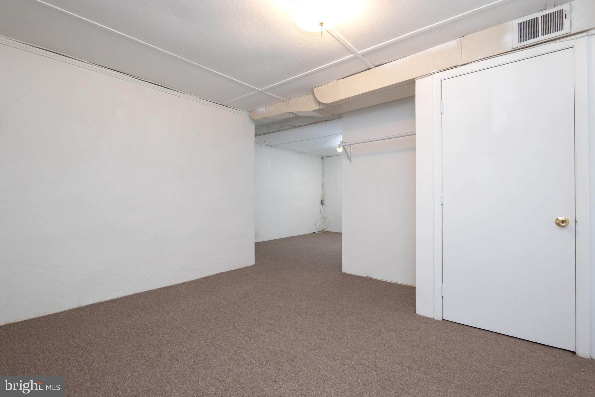 LYON PARK - Residential Lease