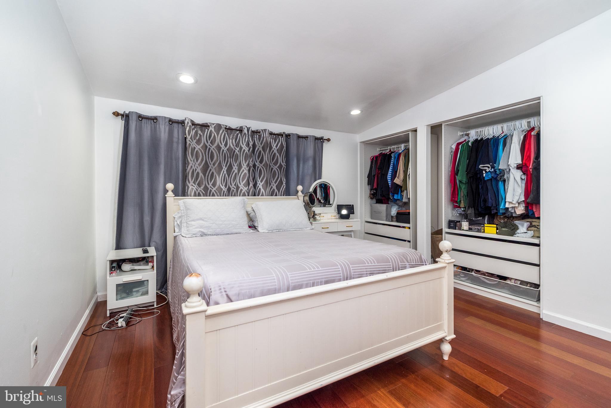 INGLEWOOD GDNS - Residential
