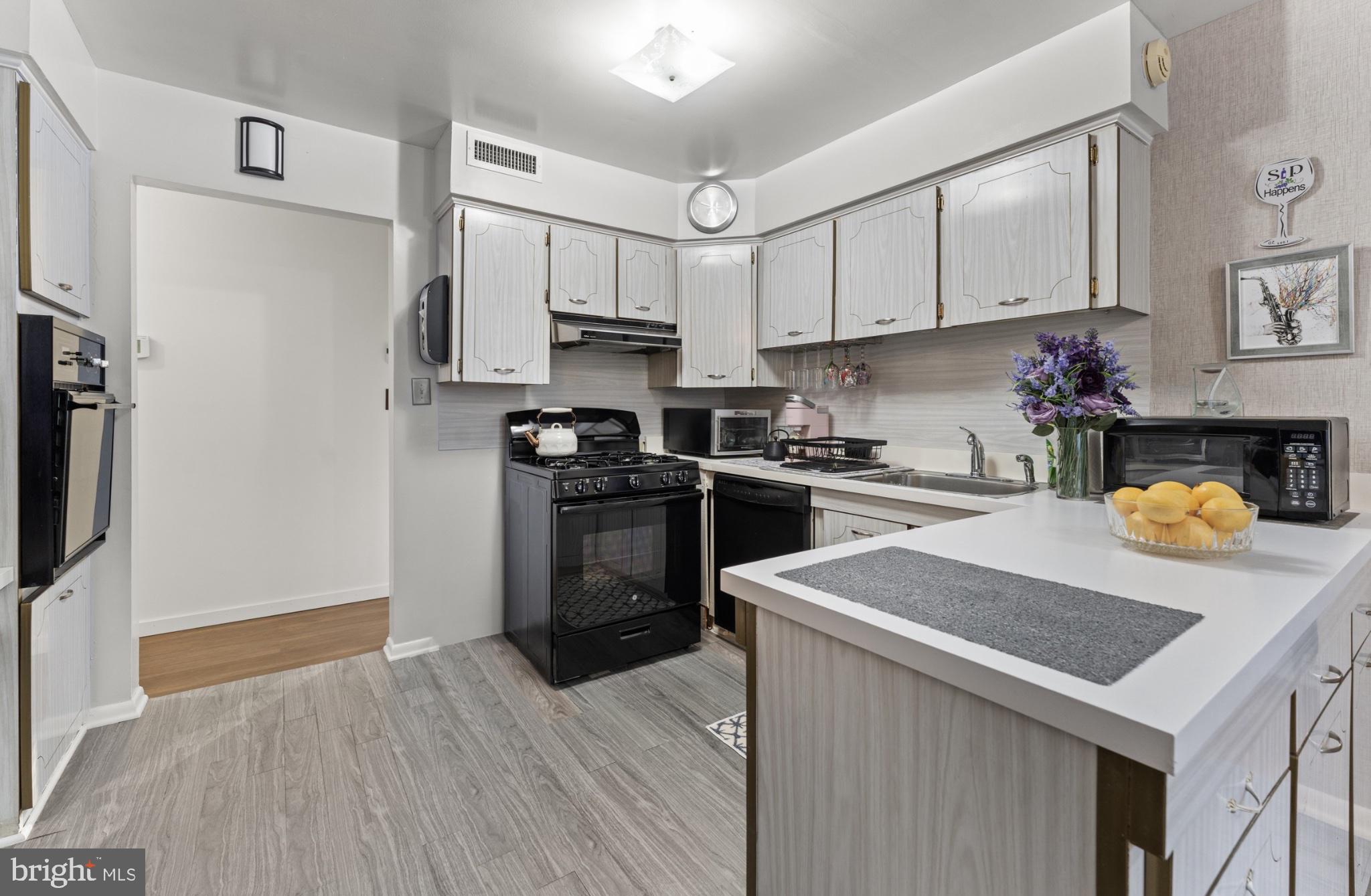 OLD COURT ESTATES - Residential
