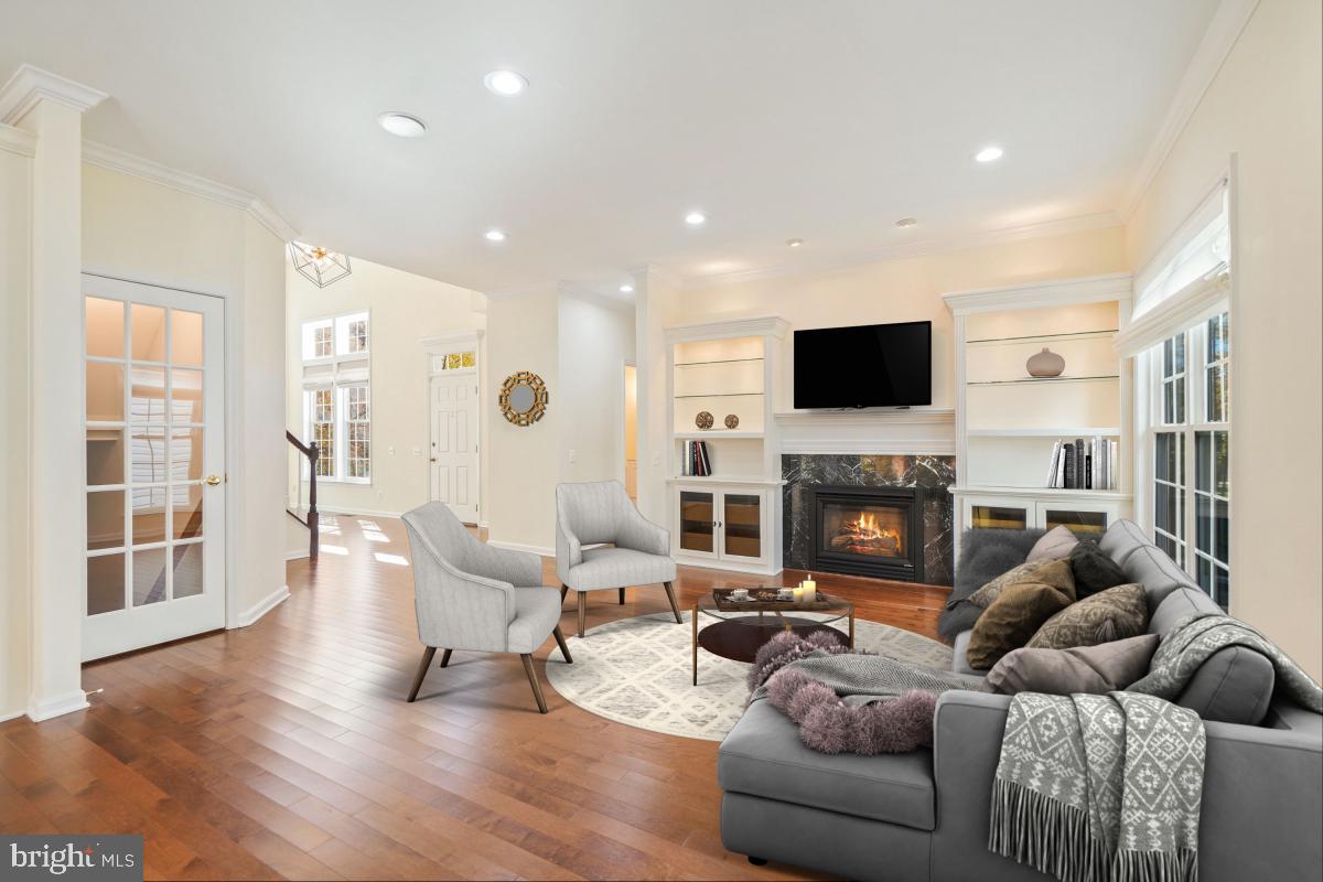 THE COURTS OF FOX MILL - Residential