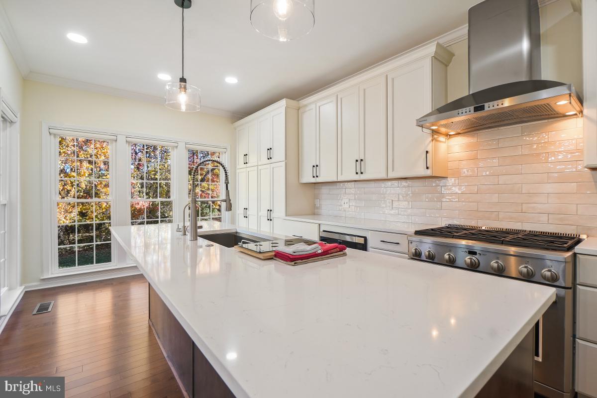 THE COURTS OF FOX MILL - Residential