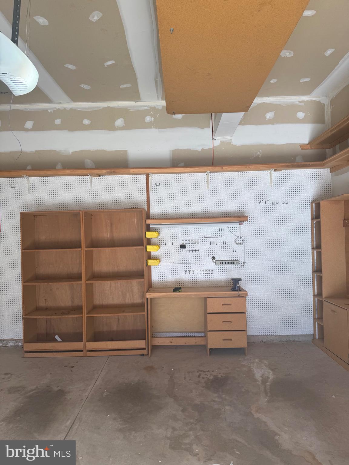 THE COURTS OF FOX MILL - Residential