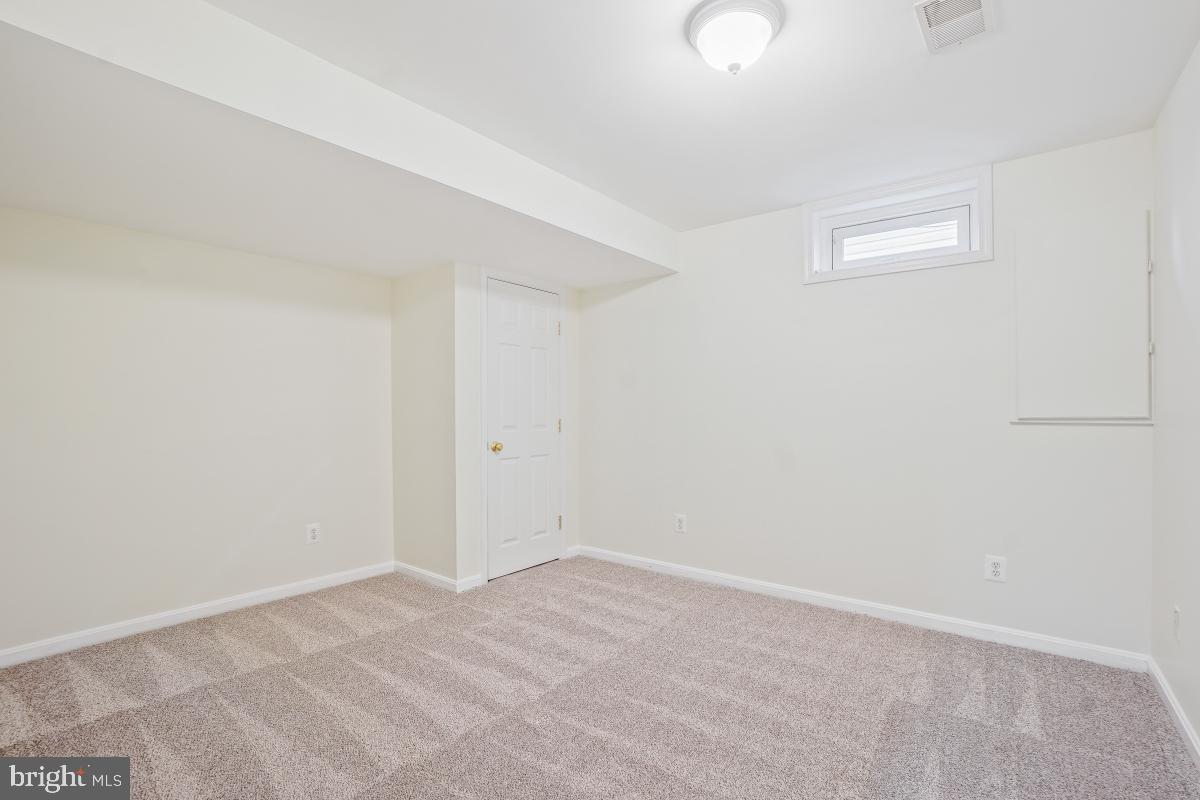 THE COURTS OF FOX MILL - Residential