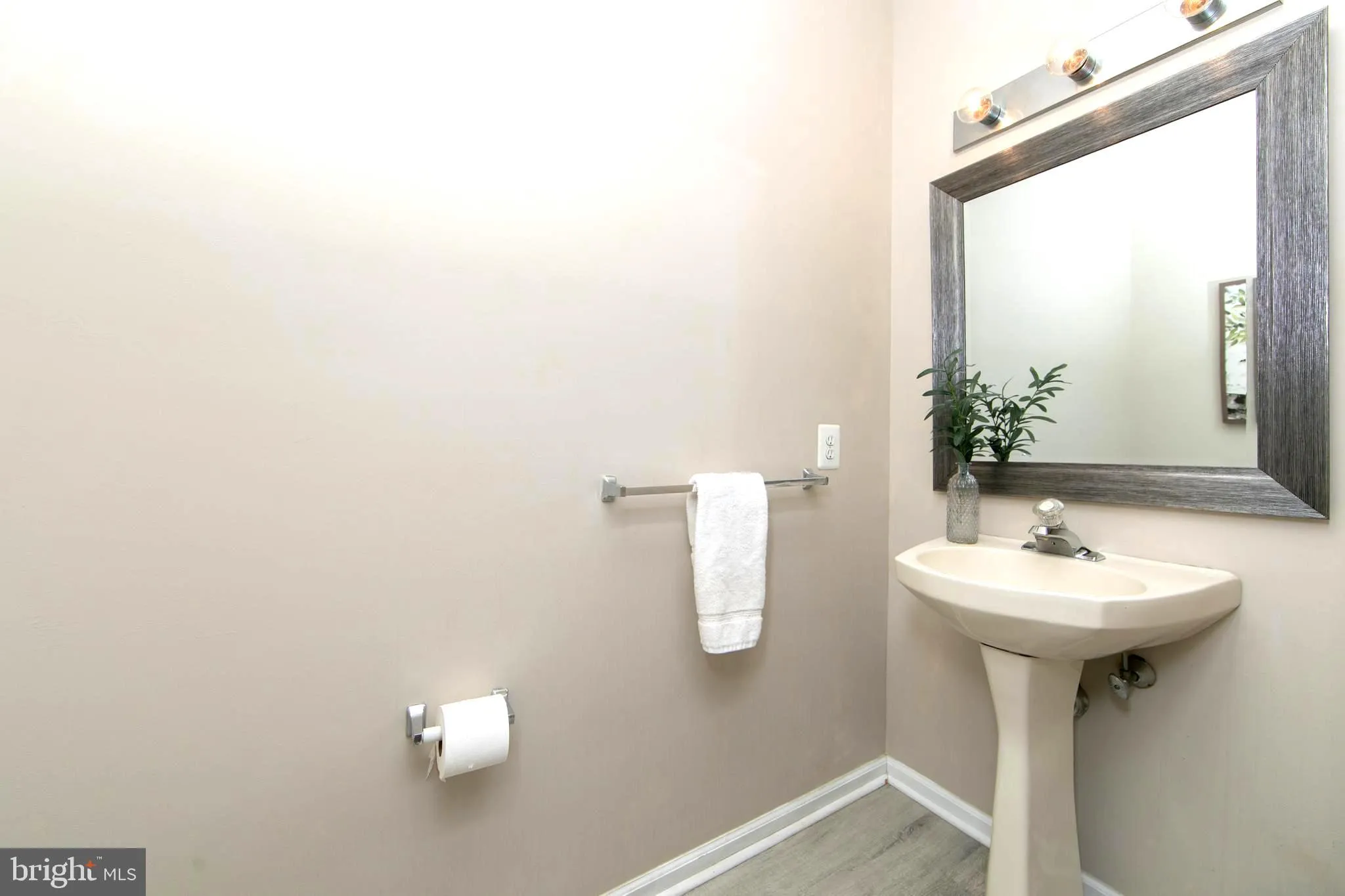 Sewell, New Jersey 08080, United States, 5 Bedrooms Bedrooms, ,4 BathroomsBathrooms,Residential,Pending,111690